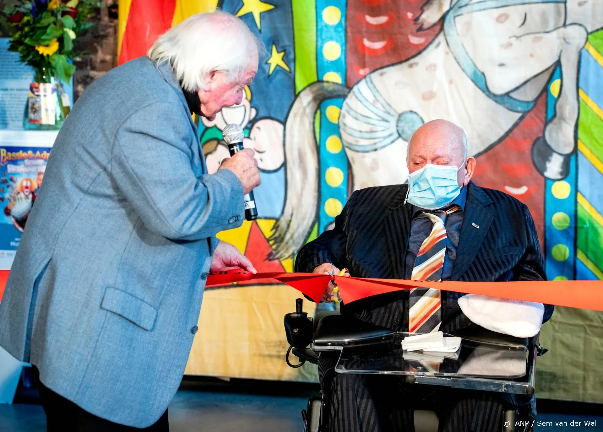 Bas en Aad van Toor openen Bassie & Adriaan-expositie