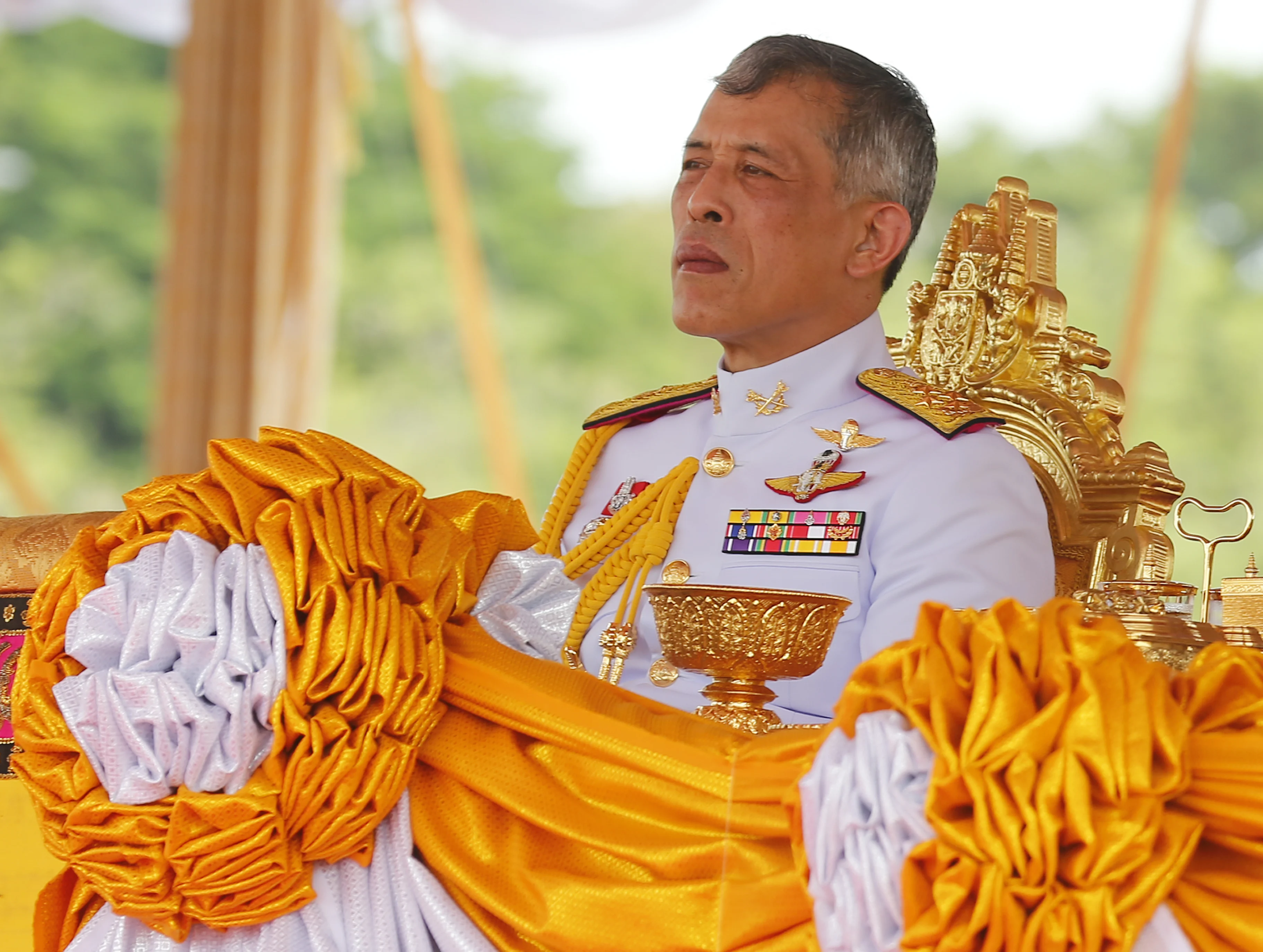 Dit is het bizarre verhaal van de Thaise koning Rama X