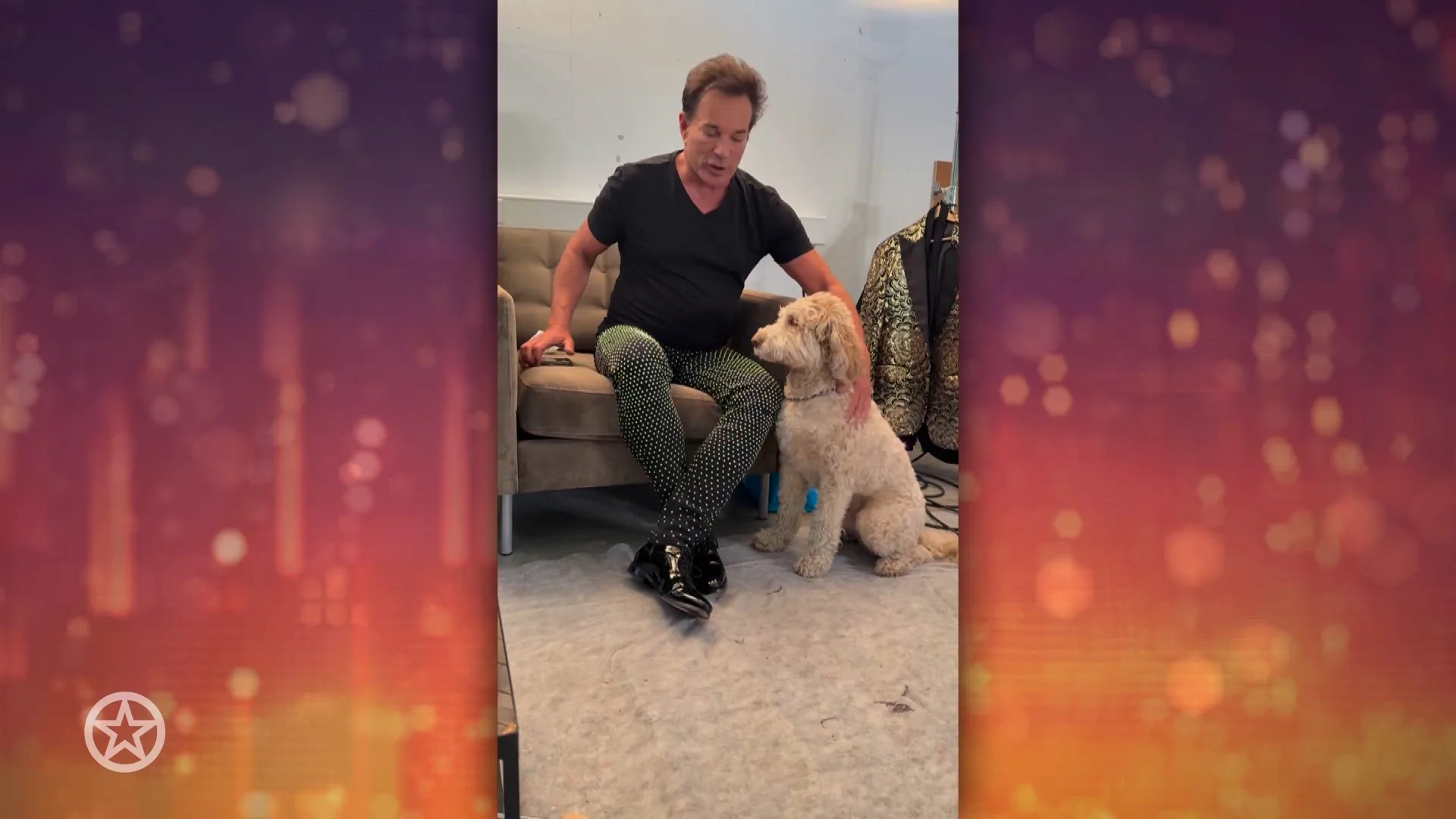 Gerard Joling dol op labradoodle Buddy
