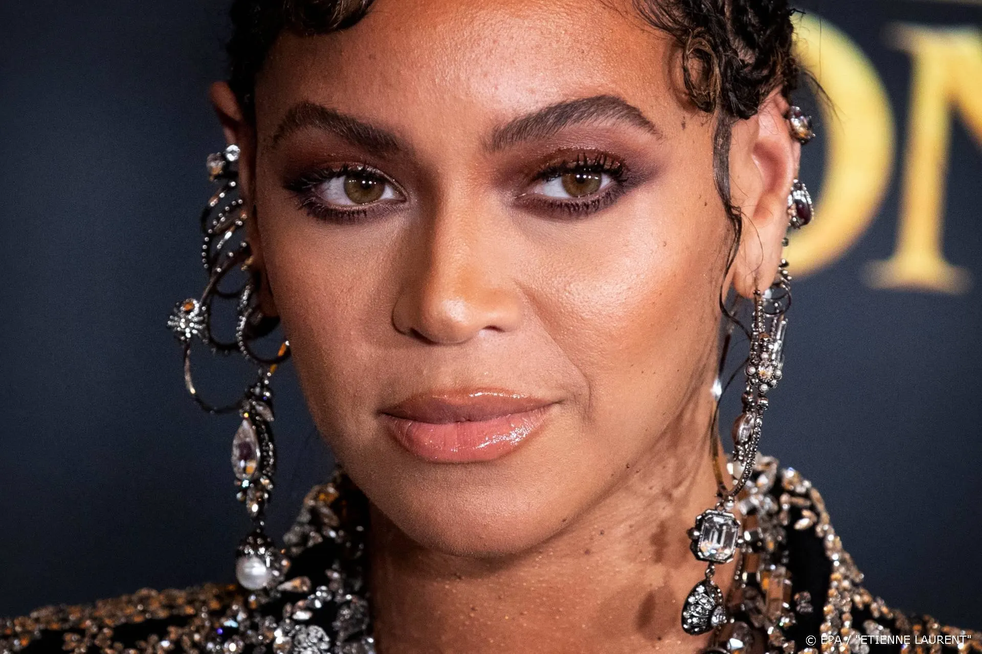 Beyoncé draagt visueel album op aan zoon