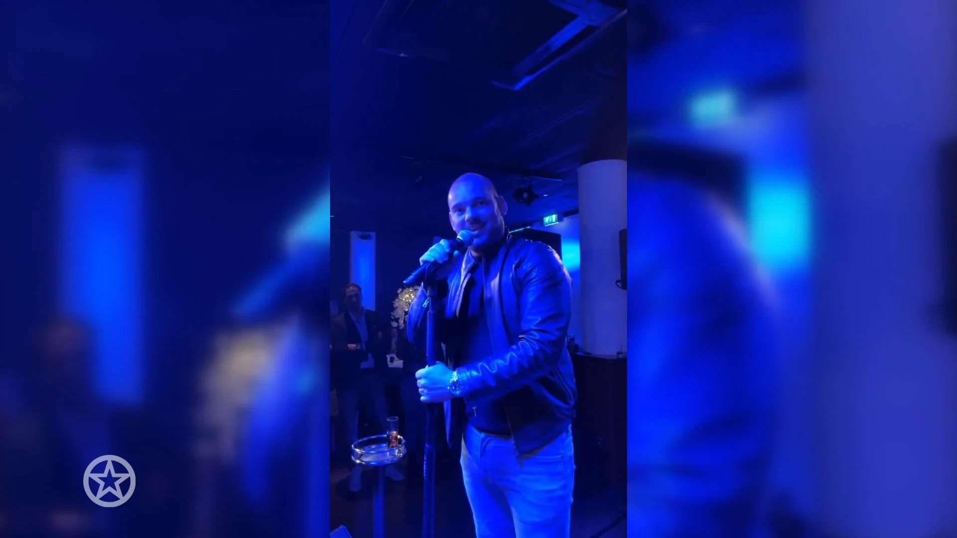 Zingende Wesley Sneijder pakt zijn moment