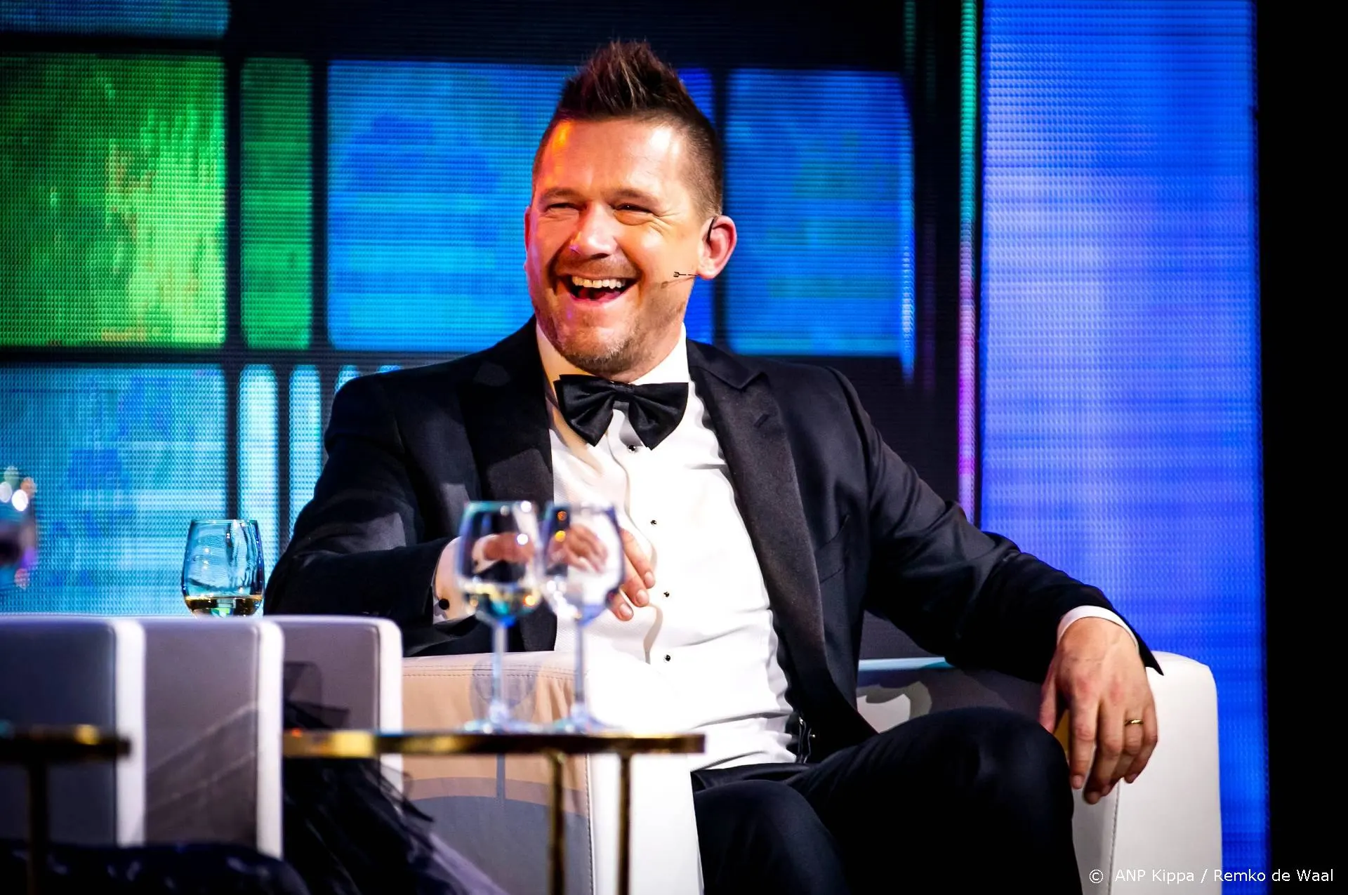 Johnny de Mol vertelt aloude kerstverhaal op kerstavond