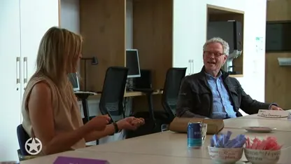 Máxima duikt onaangekondigd op bij zorgcentrum Den Haag