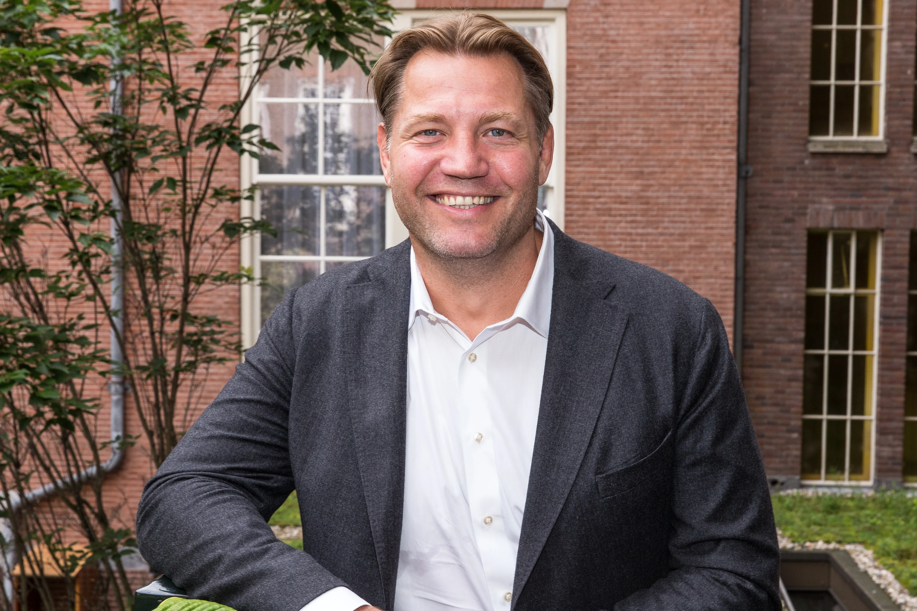 Dennis van der Geest geeft judotraining