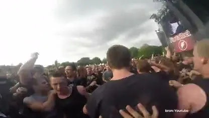 De bekende moshpit maakt een comeback!