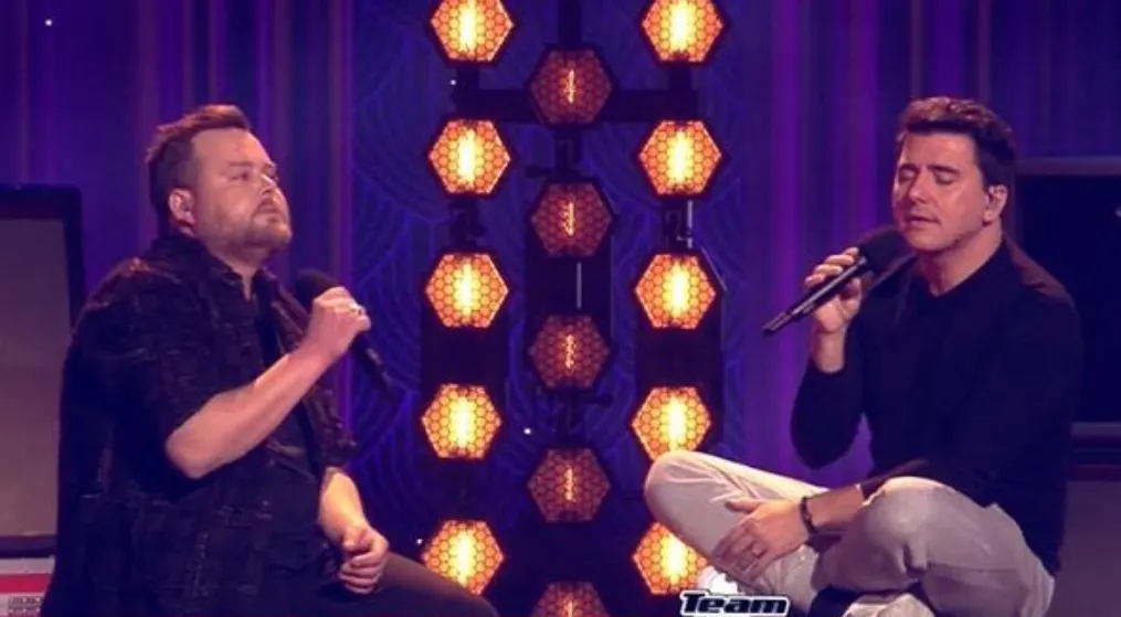 Voice-kijkers in shock na 'vals' duet Jasper en Jan