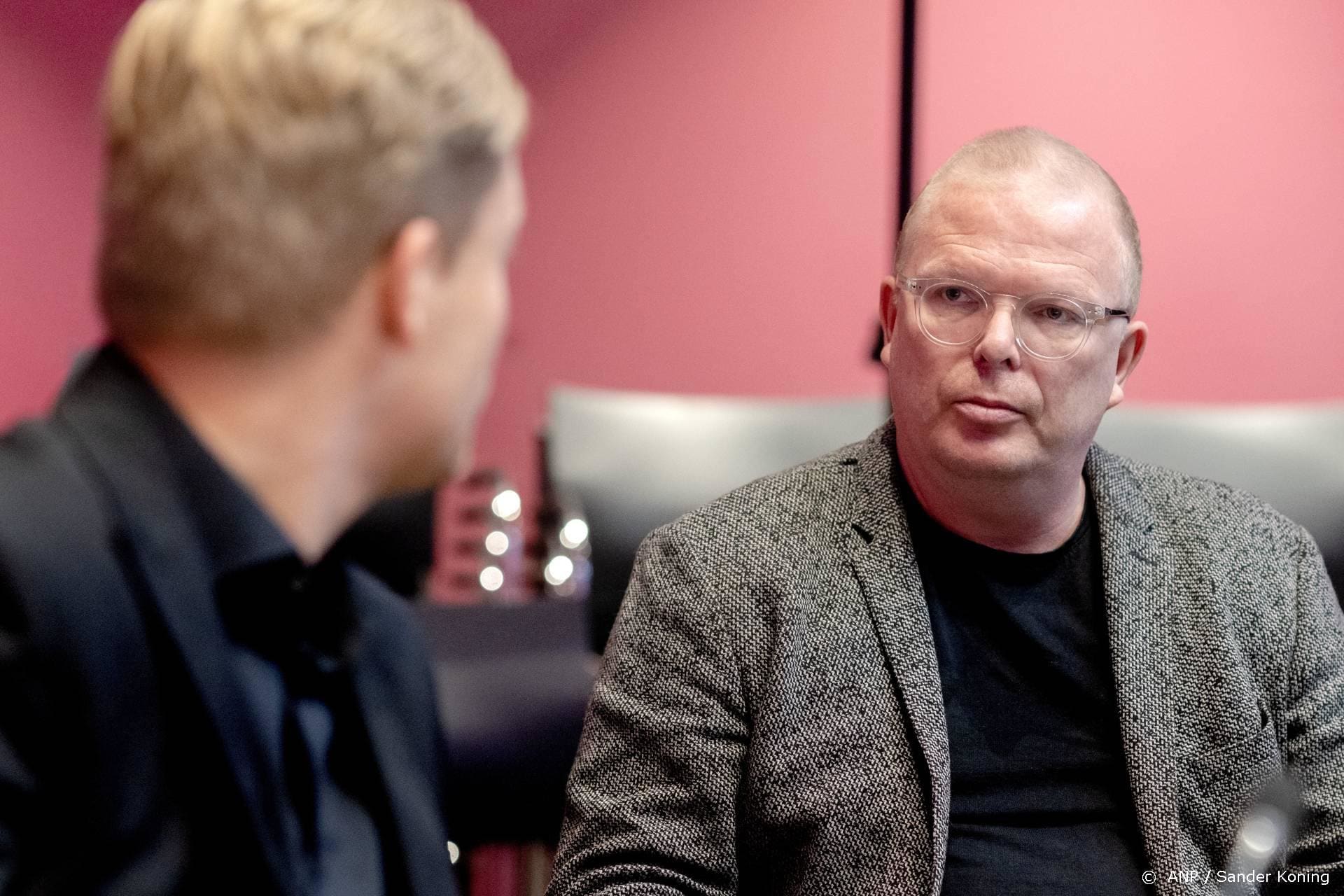 Jan Roos maakt excuses na heftige grappen over S10