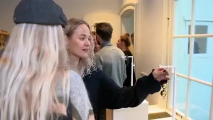 Heleen opent seksspeeltjes-expo