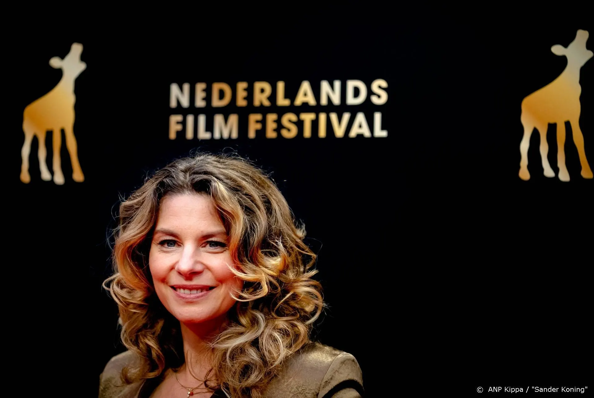 Nederlandse Ares-acteurs doen Engelse nasynchronisatie zelf