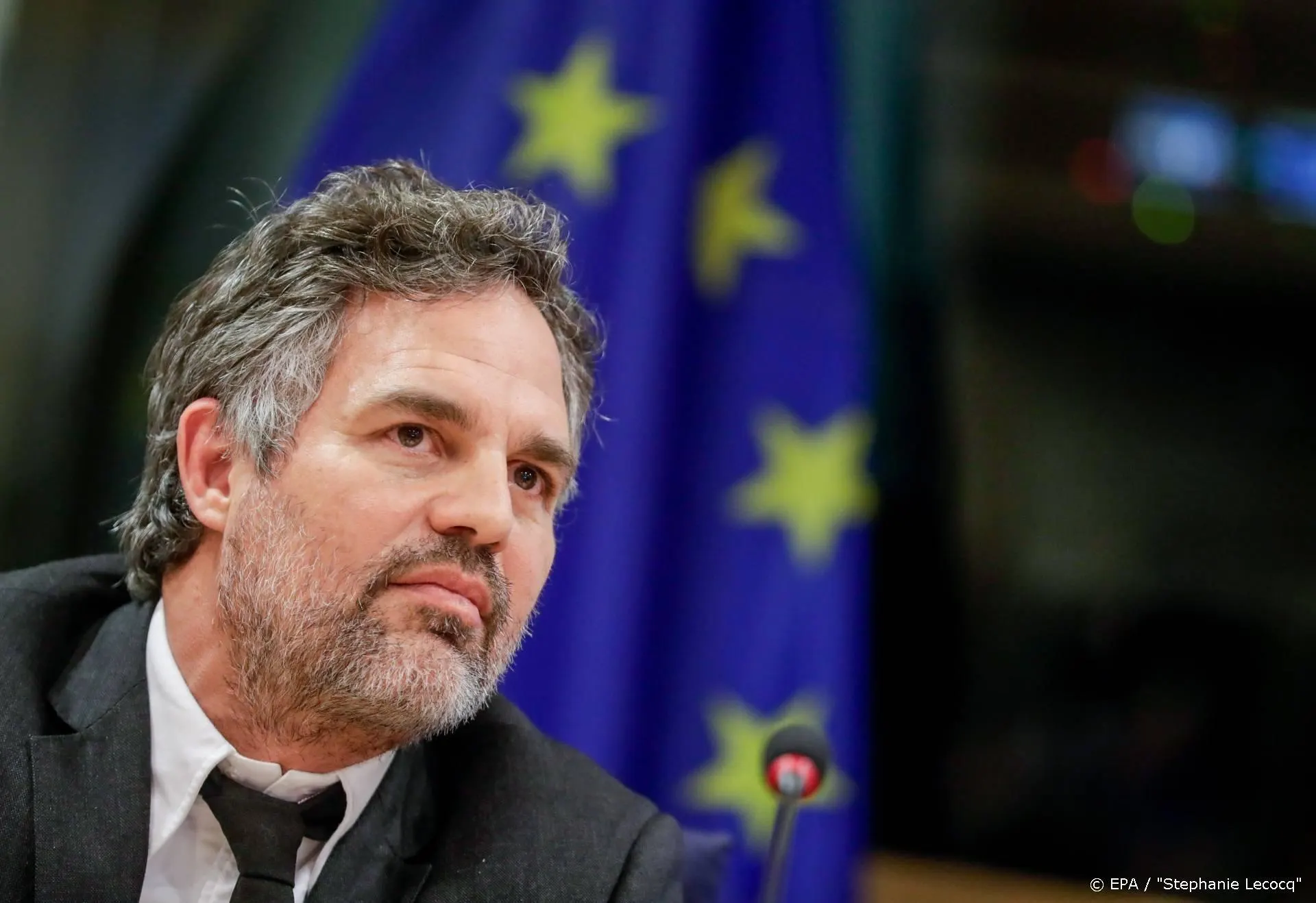 'Hulk' Mark Ruffalo 'schudt Brussel wakker met PFAS-film'