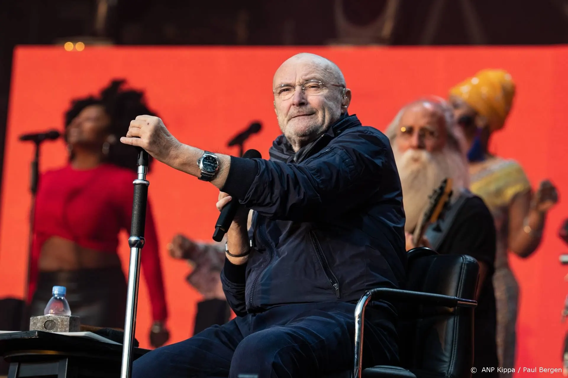 Phil Collins opgenomen in het ziekenhuis