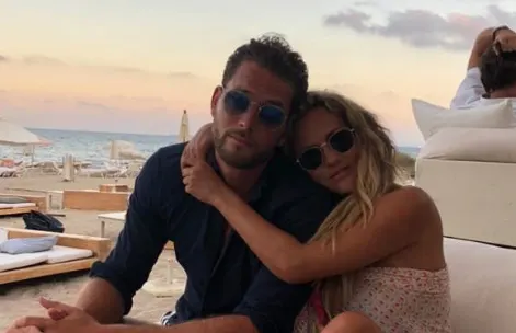 Vriend van overleden Love Island-presentatrice kapot van verdriet