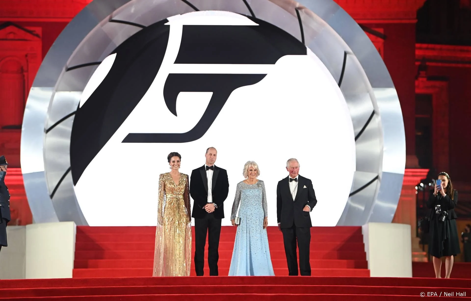 Prins William genoot volgens acteur Rami Malek van Bond 25