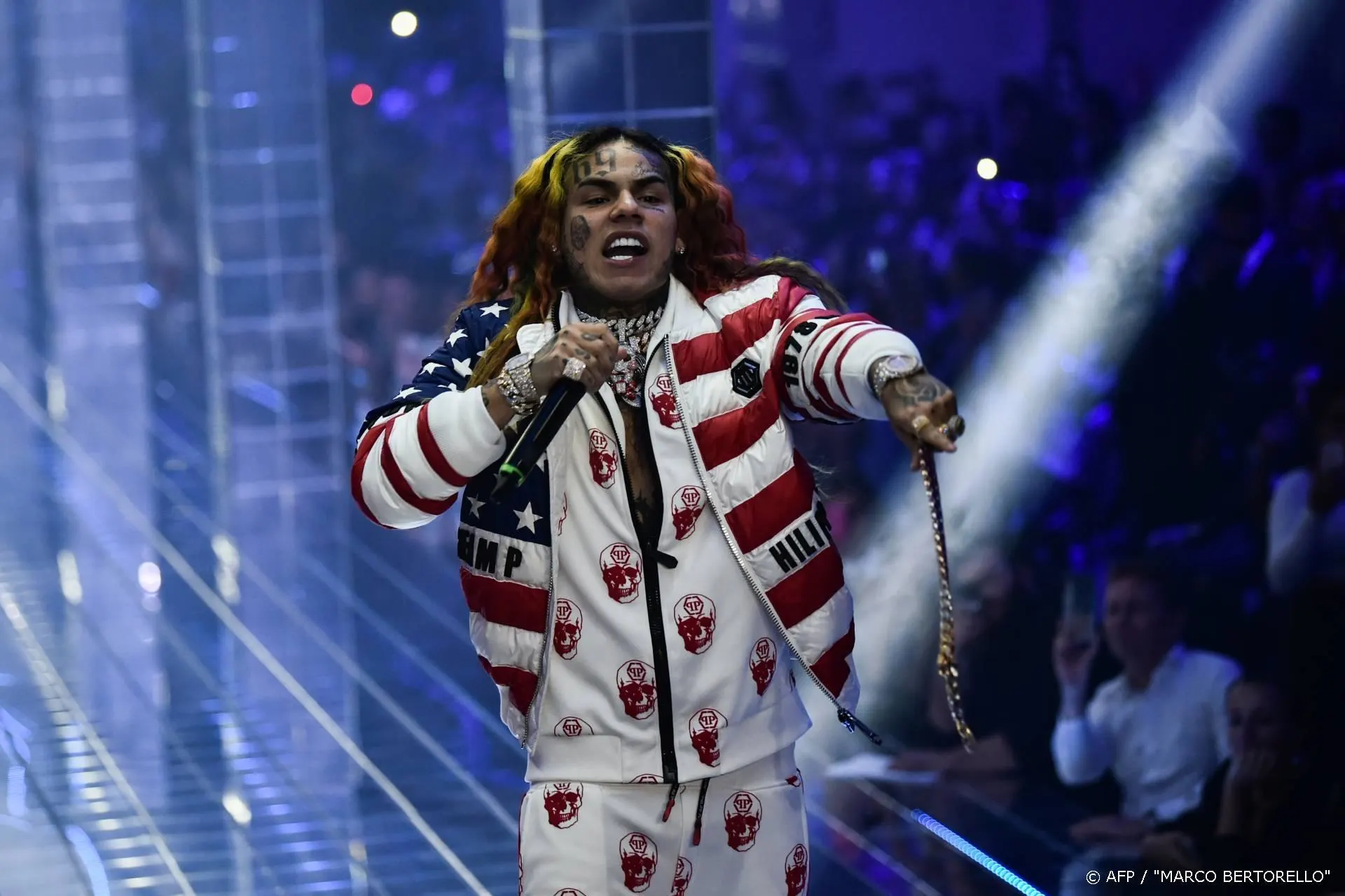 Rapper Tekashi 6ix9ine mag celstraf niet thuis uitzitten