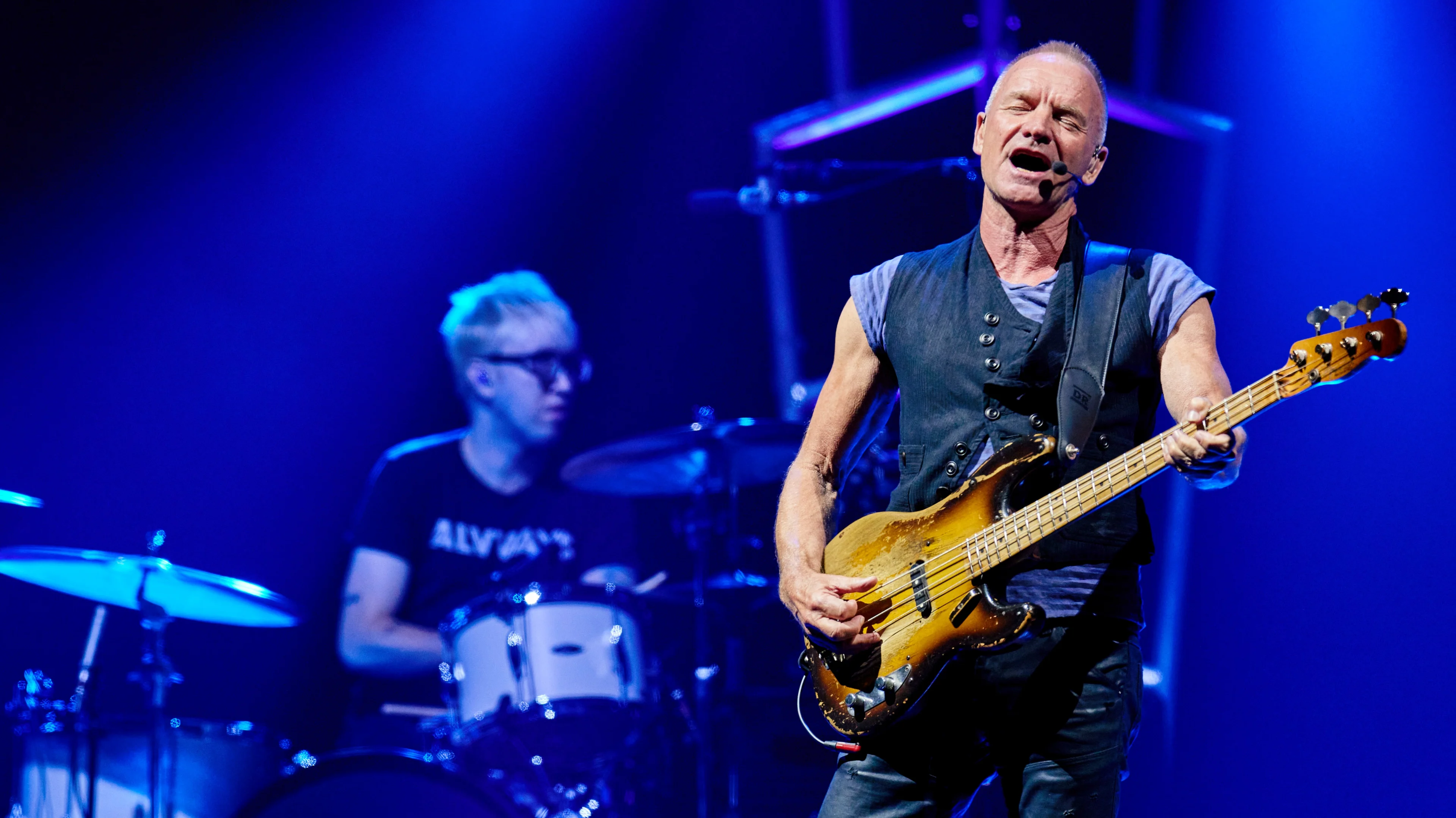 Sting steunt Oekraïne met nieuwe versie van Russians