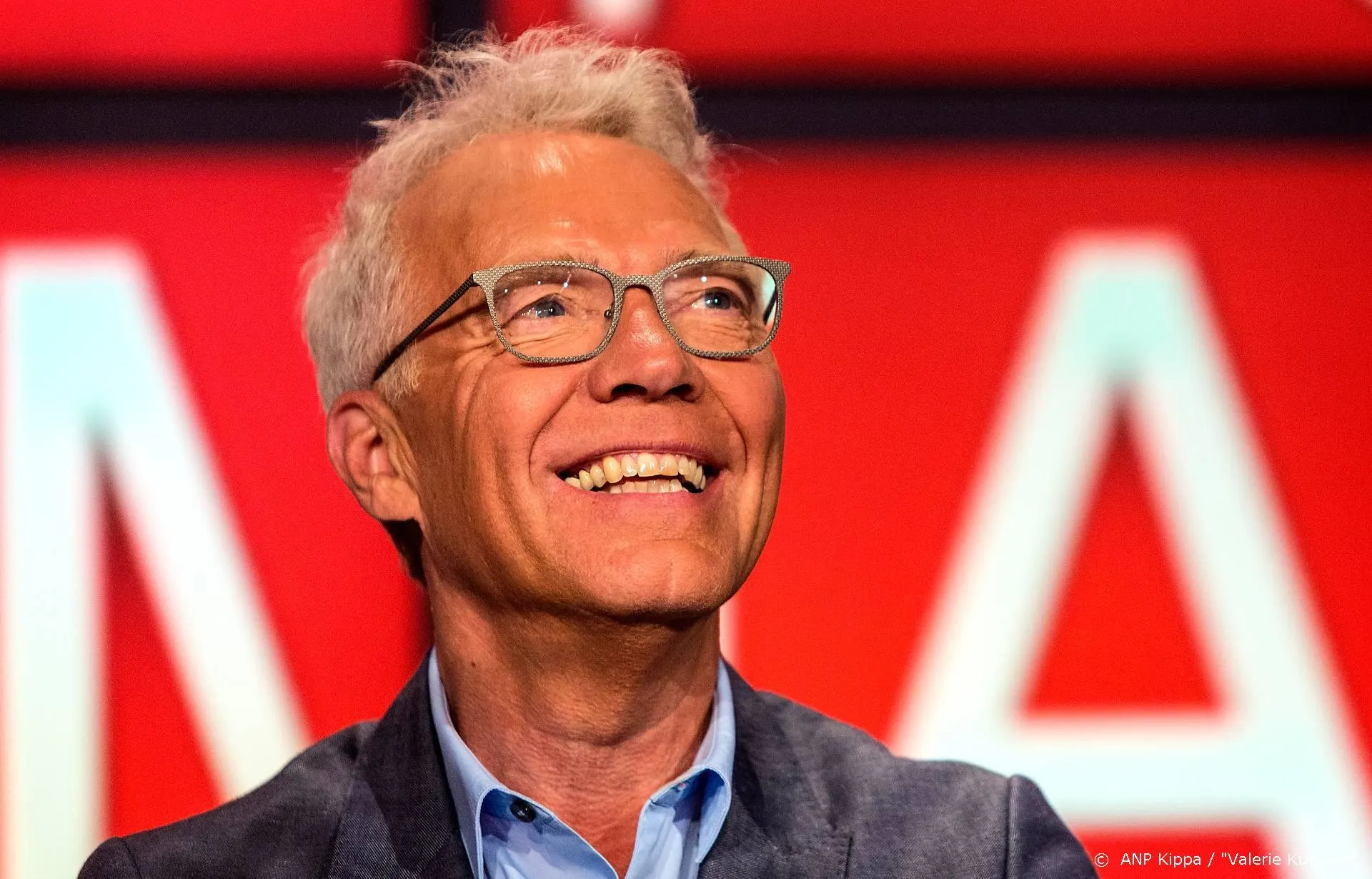 Podium Witteman in teken herdenking en bevrijding