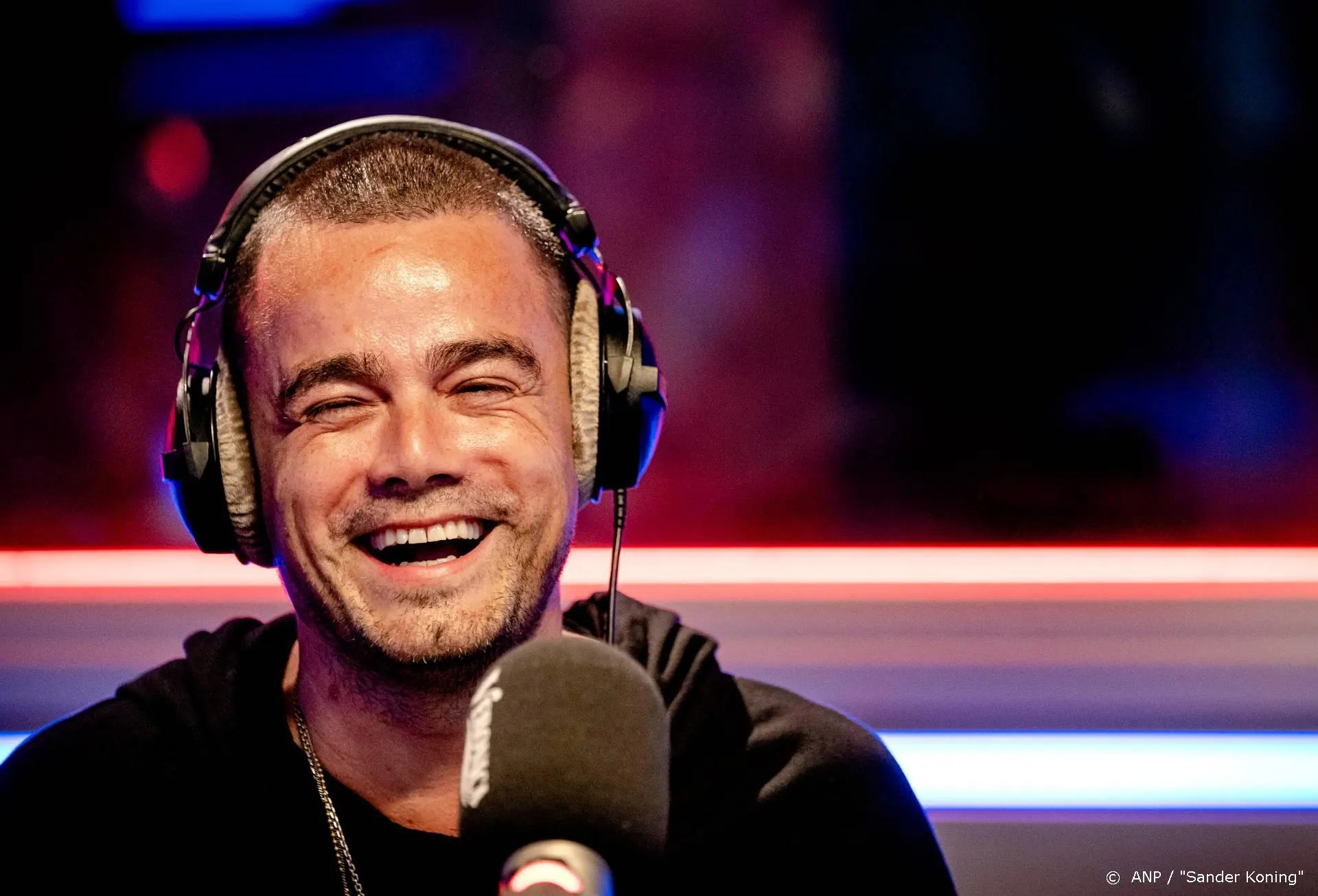 Dinand wil release soloplaat niet verder uitstellen