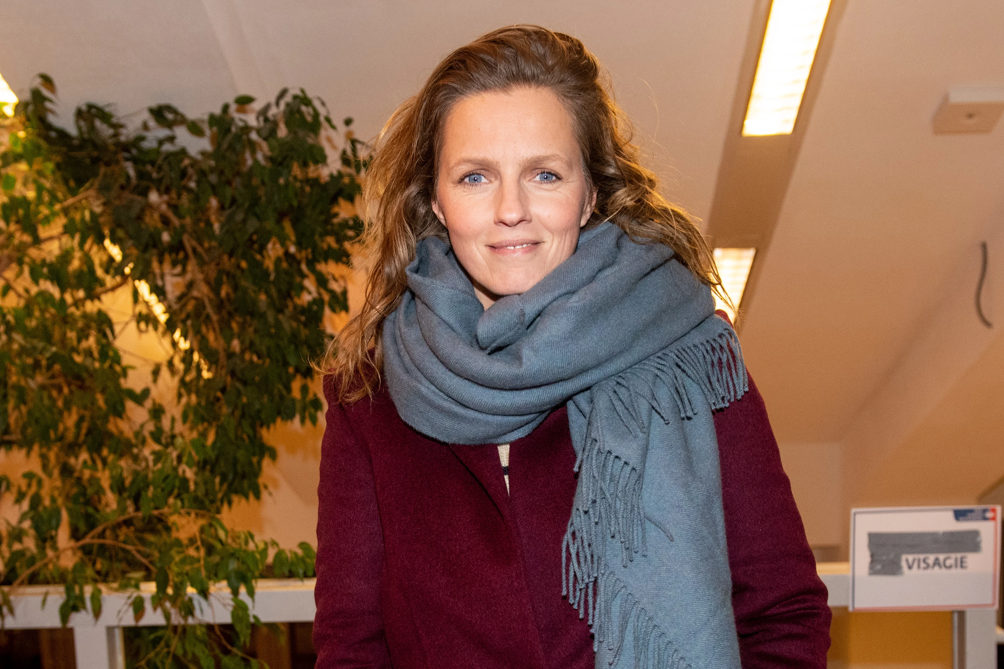 Leonie ter Braak plast per ongeluk met publiek erbij