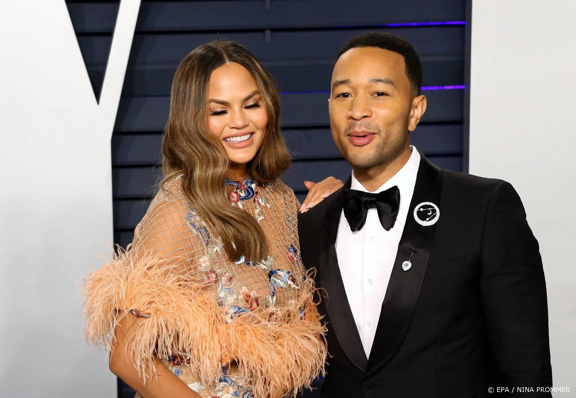 Chrissy Teigen viert dat ze tien weken nuchter is