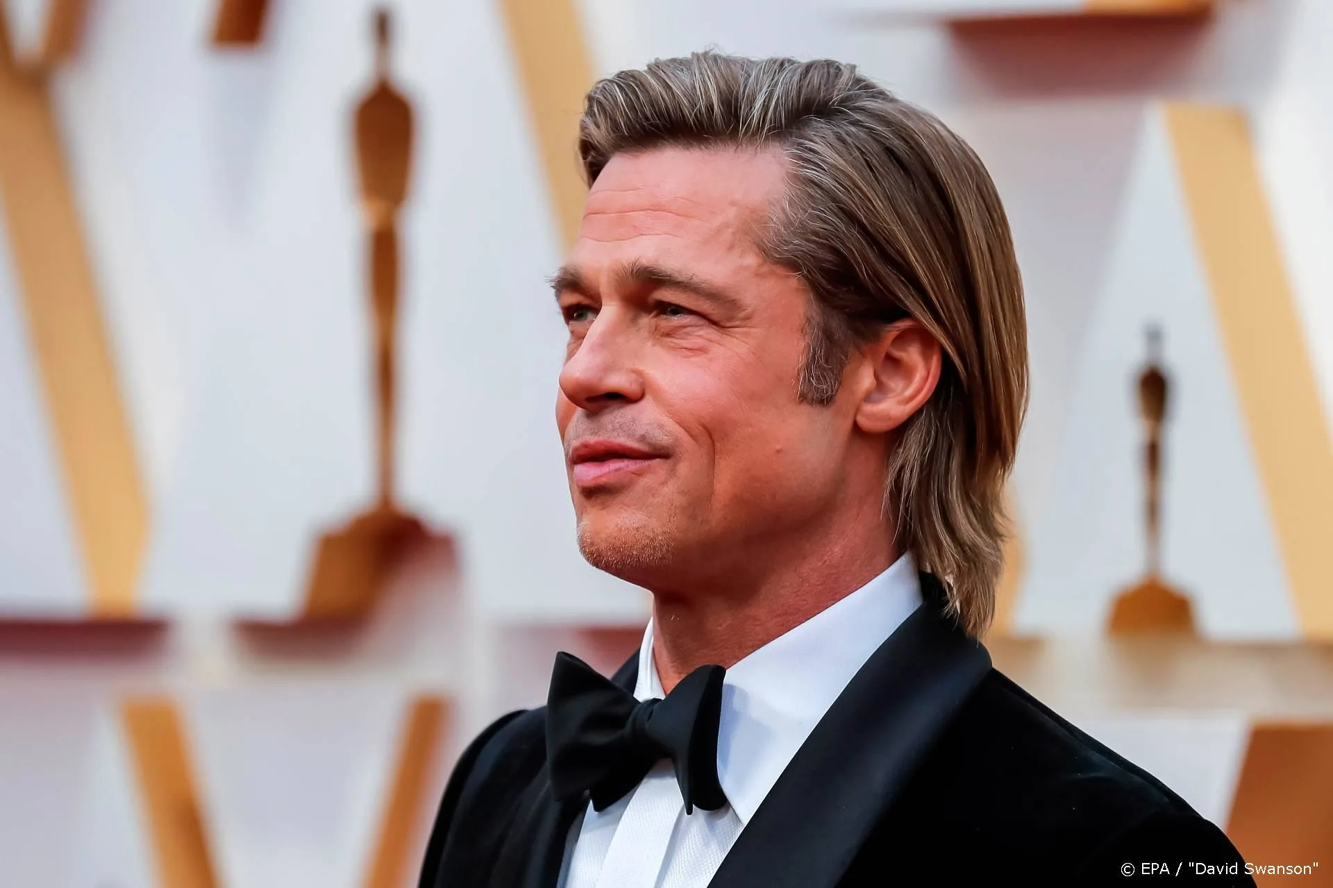Brad Pitt roept Amerikanen op te gaan stemmen
