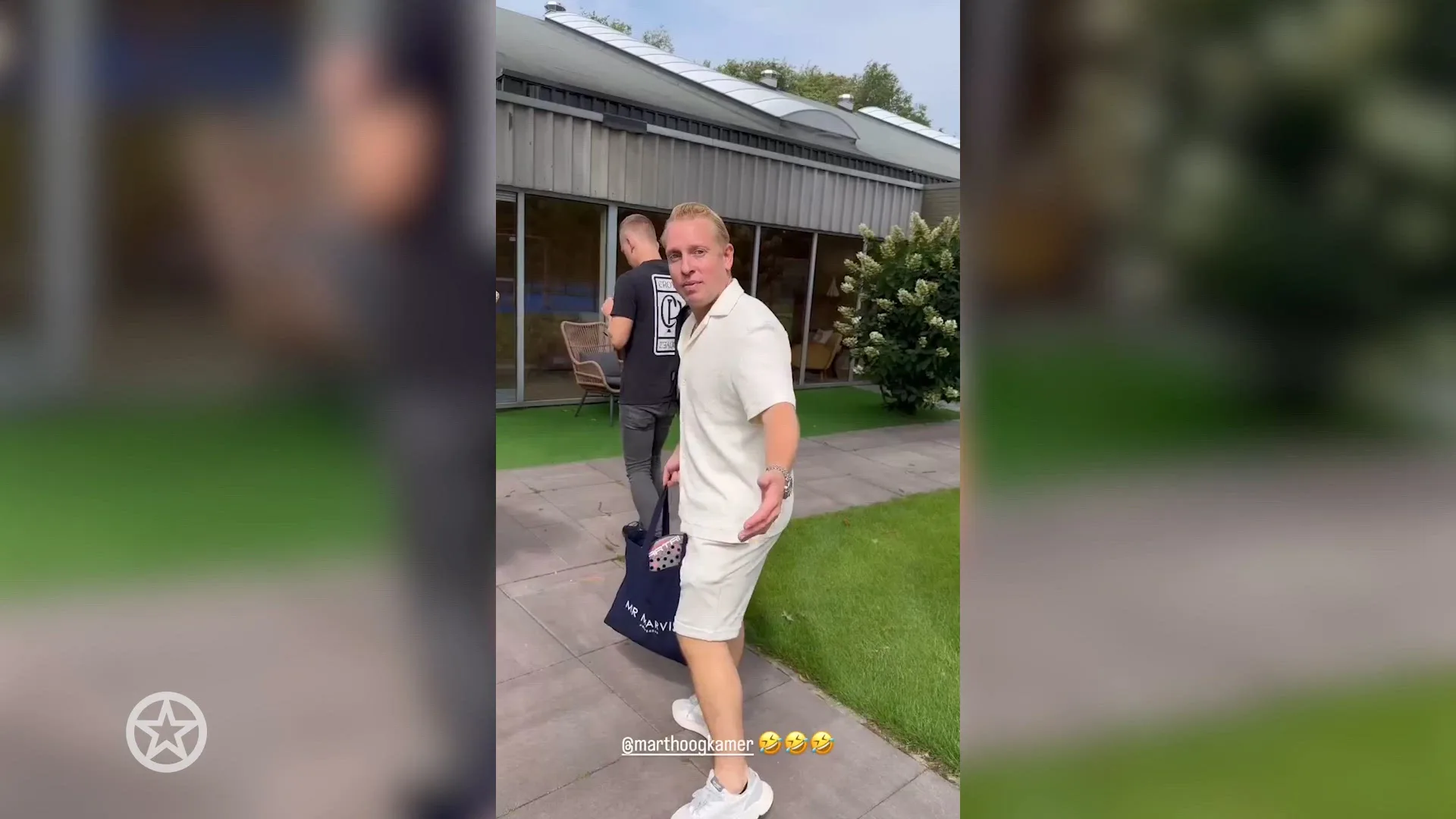 Mart Hoogkamer en Billy Dans kibbelen na padelwedstrijd