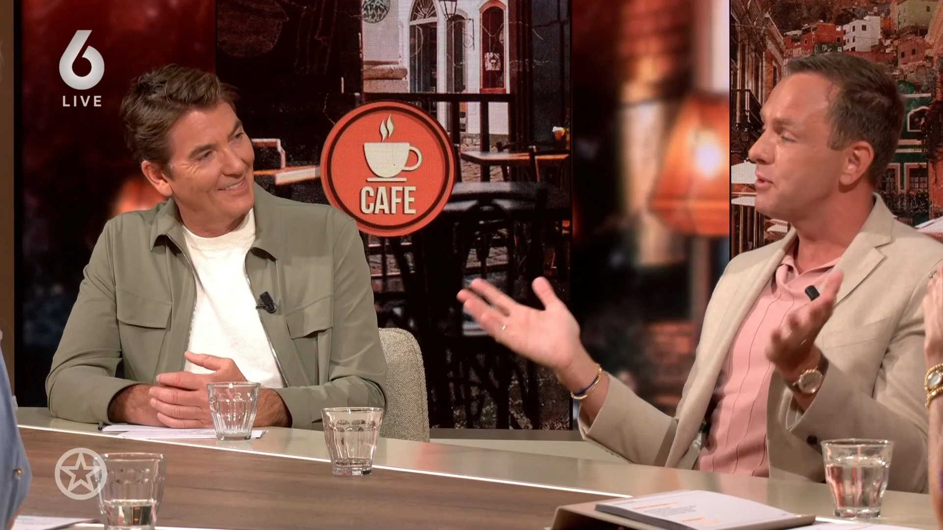 Kees en John de Bever openen nieuw café van WVL-Mike