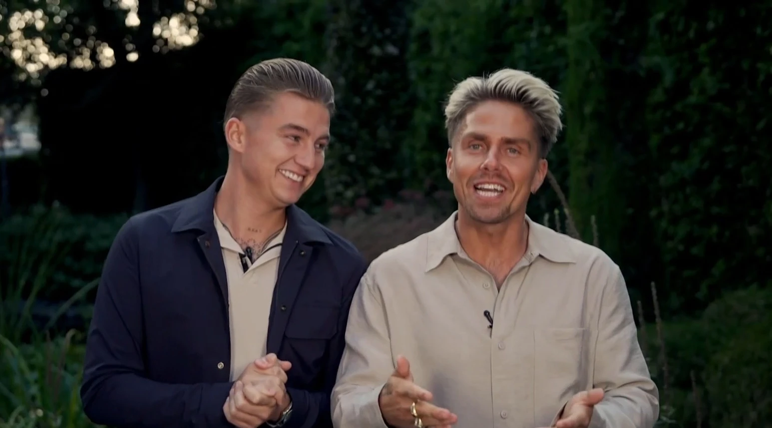 Hazes en Hoogkamer drijven de spot met Johan Derksen