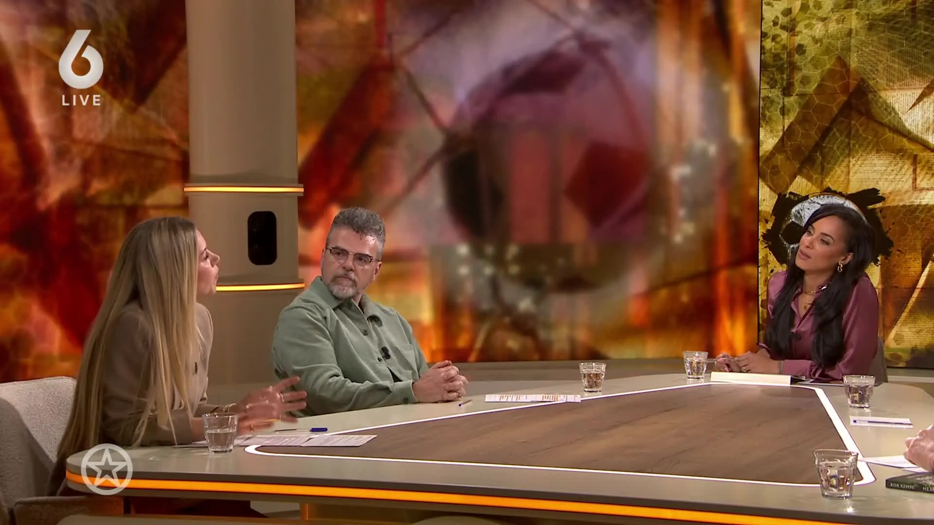 Succesvolle voetbalster Sarina Wiegman brengt boek uit