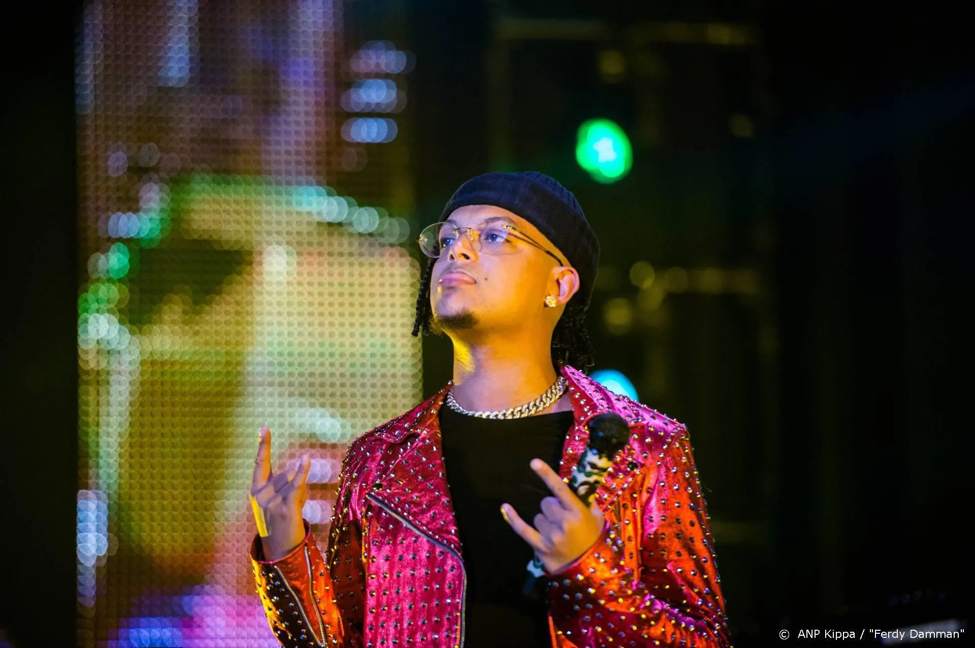 Ronnie Flex: de wereld heeft mij dom gemaakt