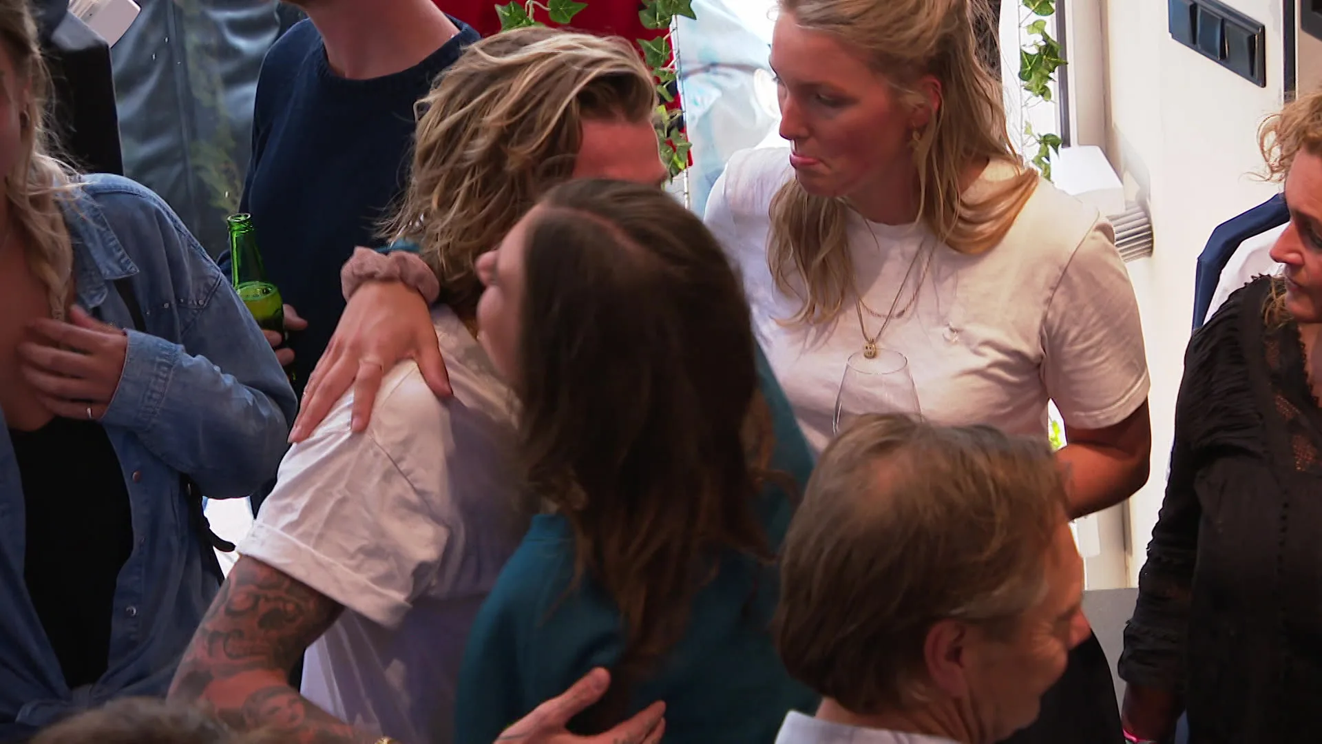 Tony Junior wil kinderen met Maan