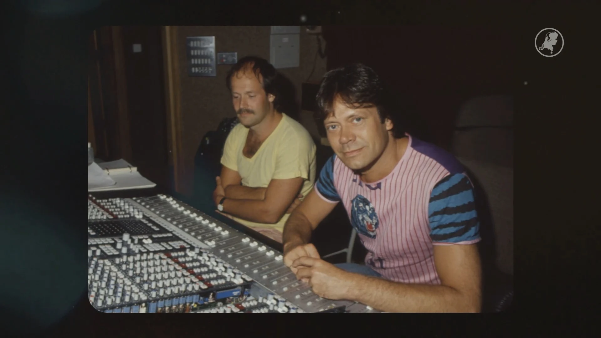 Fans herdenken Rob de Nijs bij eerste musical Malle Babbe na zijn overlijden (Hart van Nederland - Late Editie)