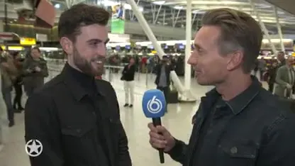 Koos zwaait Duncan Laurence uit