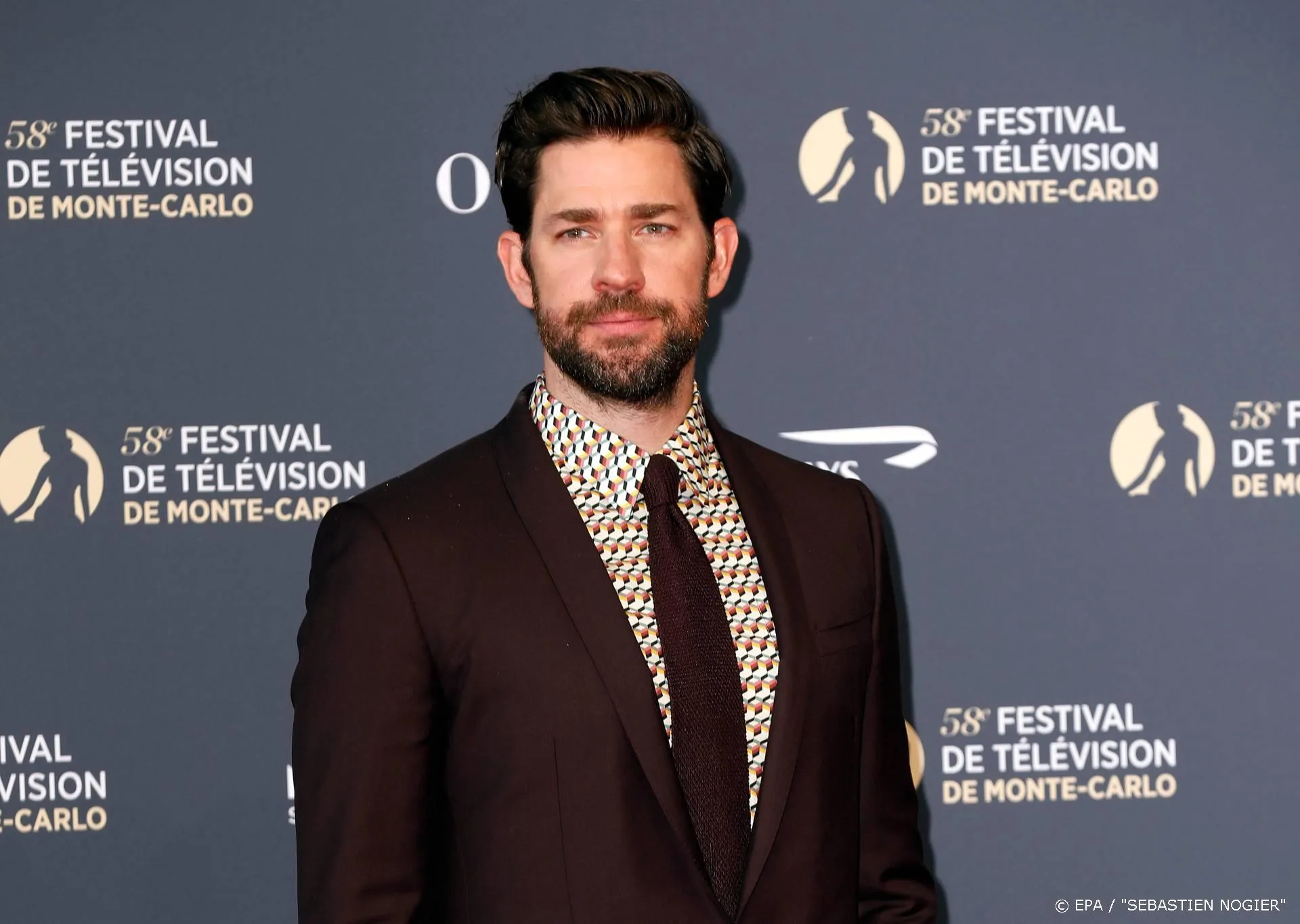 John Krasinski strikt Oprah voor afstudeerceremonie