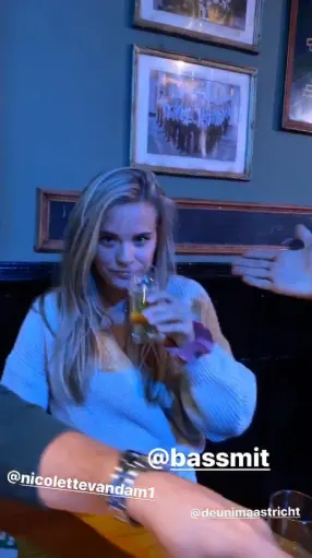 BIZAR: Dubbelganger Nicolette van Dam gevonden!