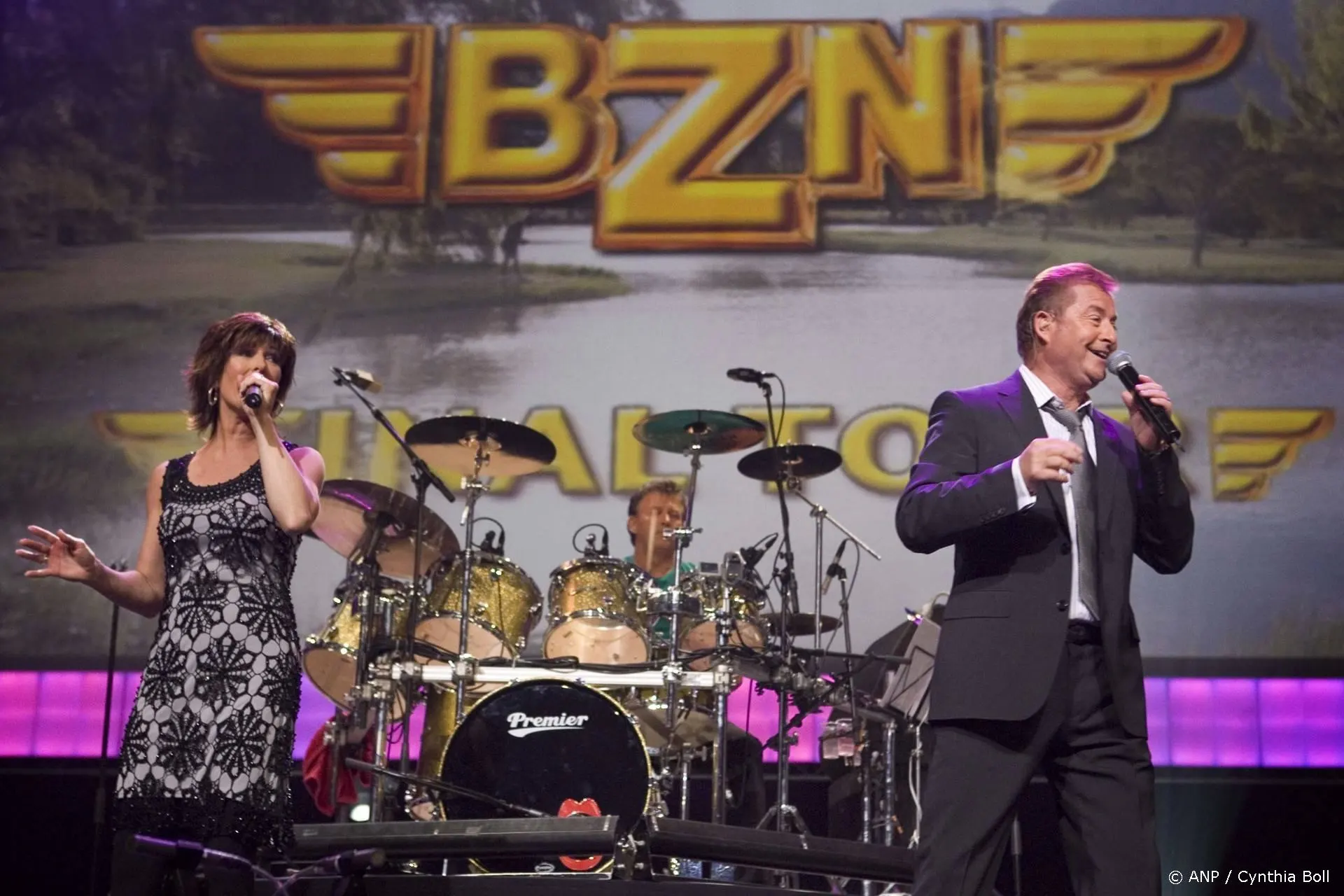 BZN emotioneert fans: na achttien jaar plots weer op podium