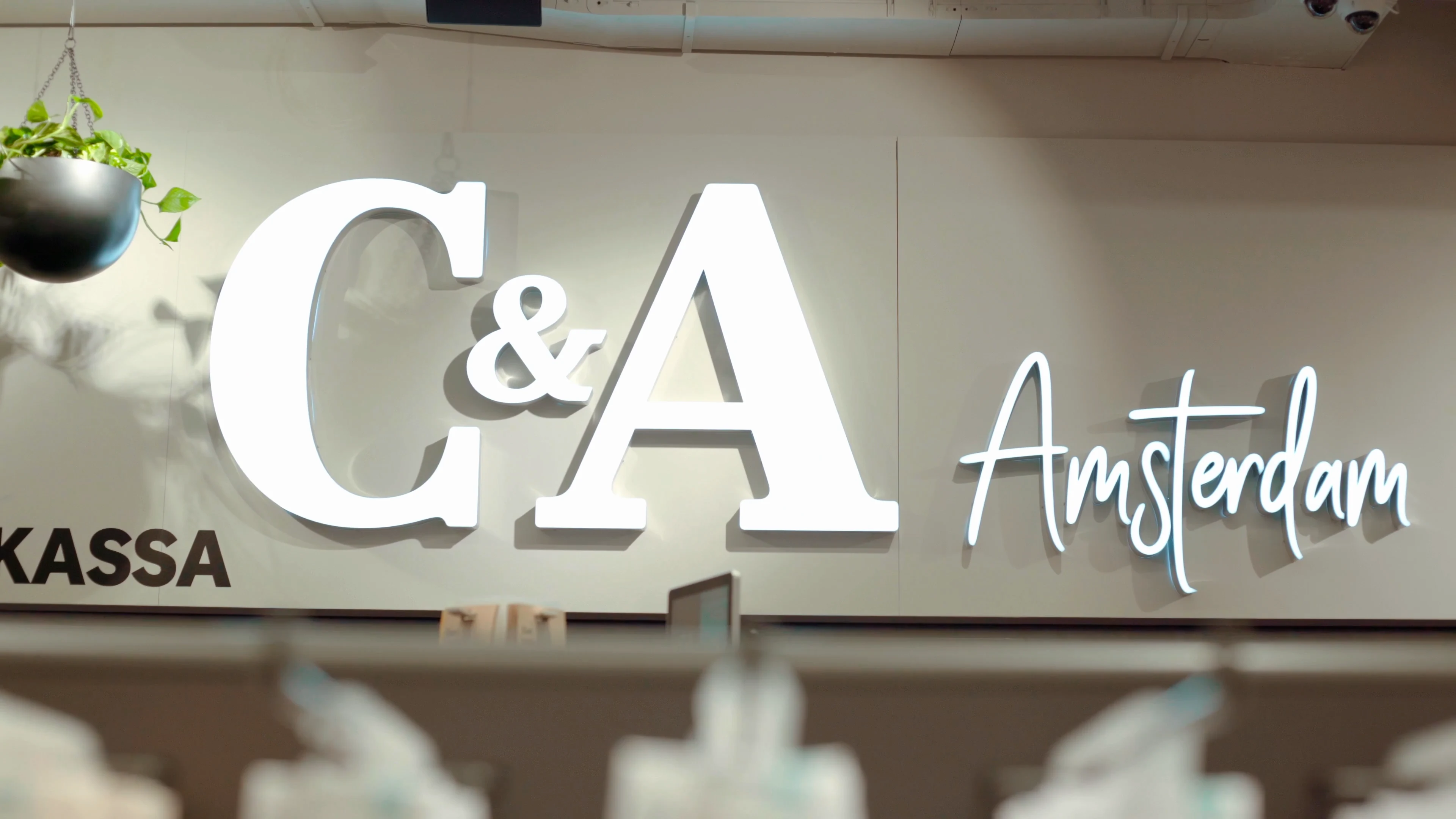 Spectaculaire opening van nieuwe C&A winkel