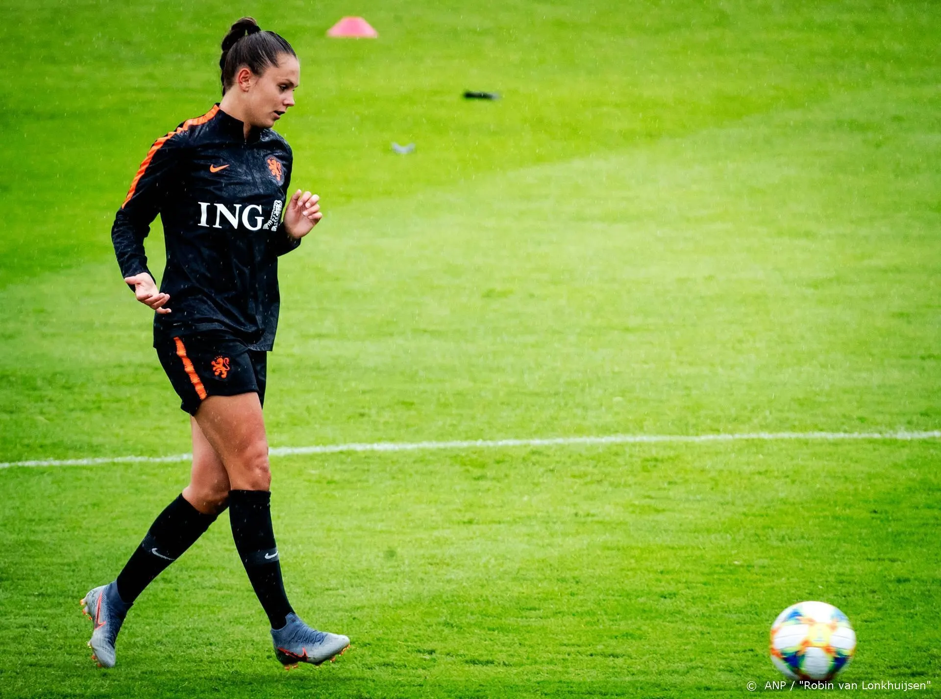 Lieke Martens showt haar 'crib' aan MTV