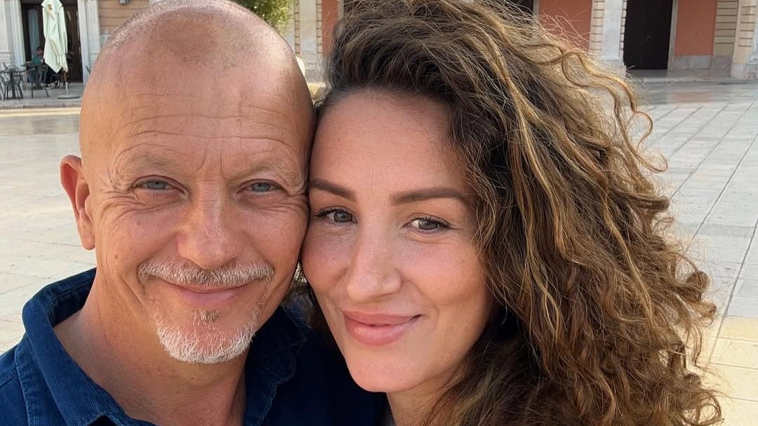 Daar Gaan Ze Weer-Jacobien verdedigt haar familie