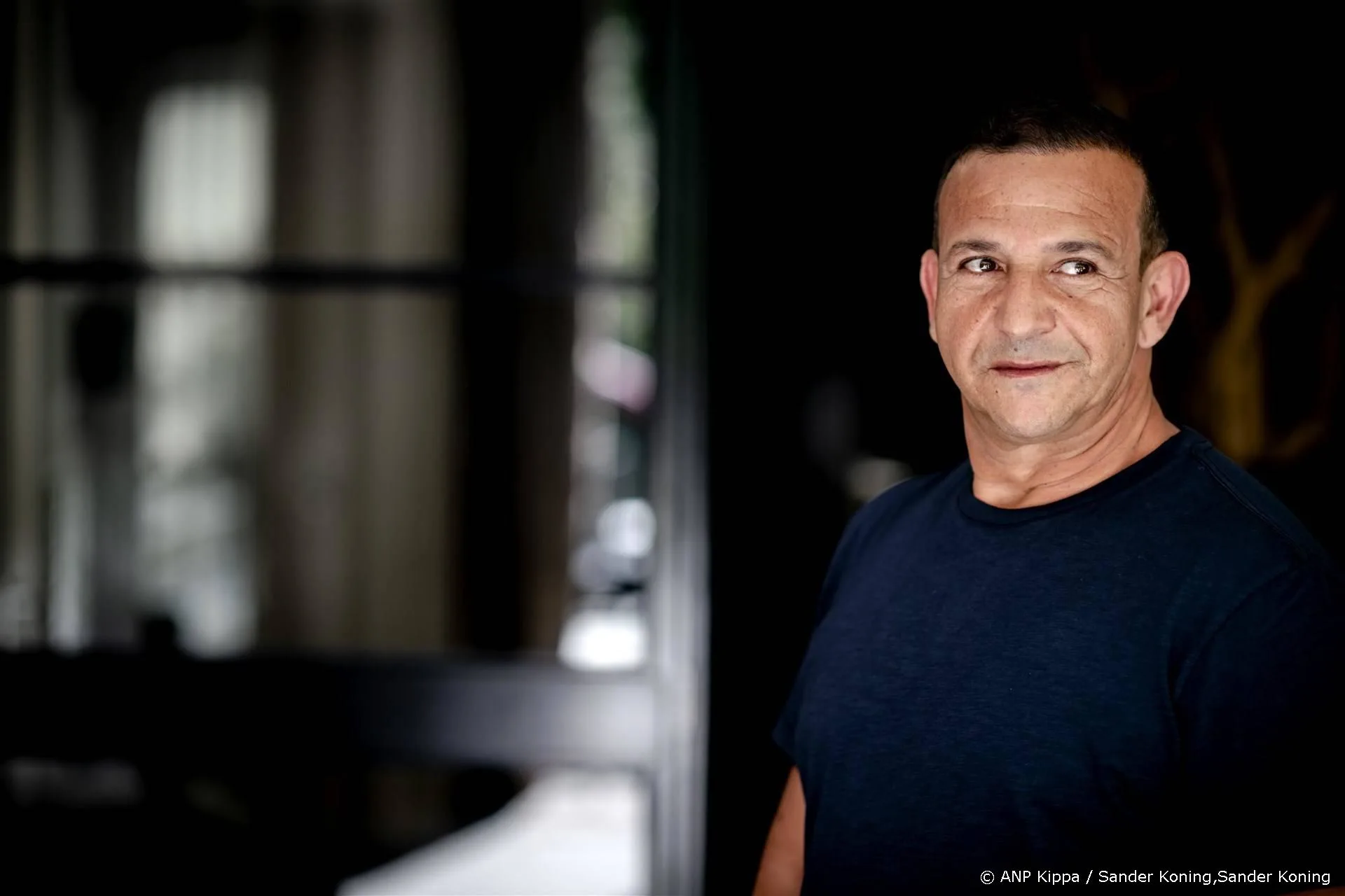 Najib Amhali deelt verontrustend nieuws over gezondheid: 'Niet goed'