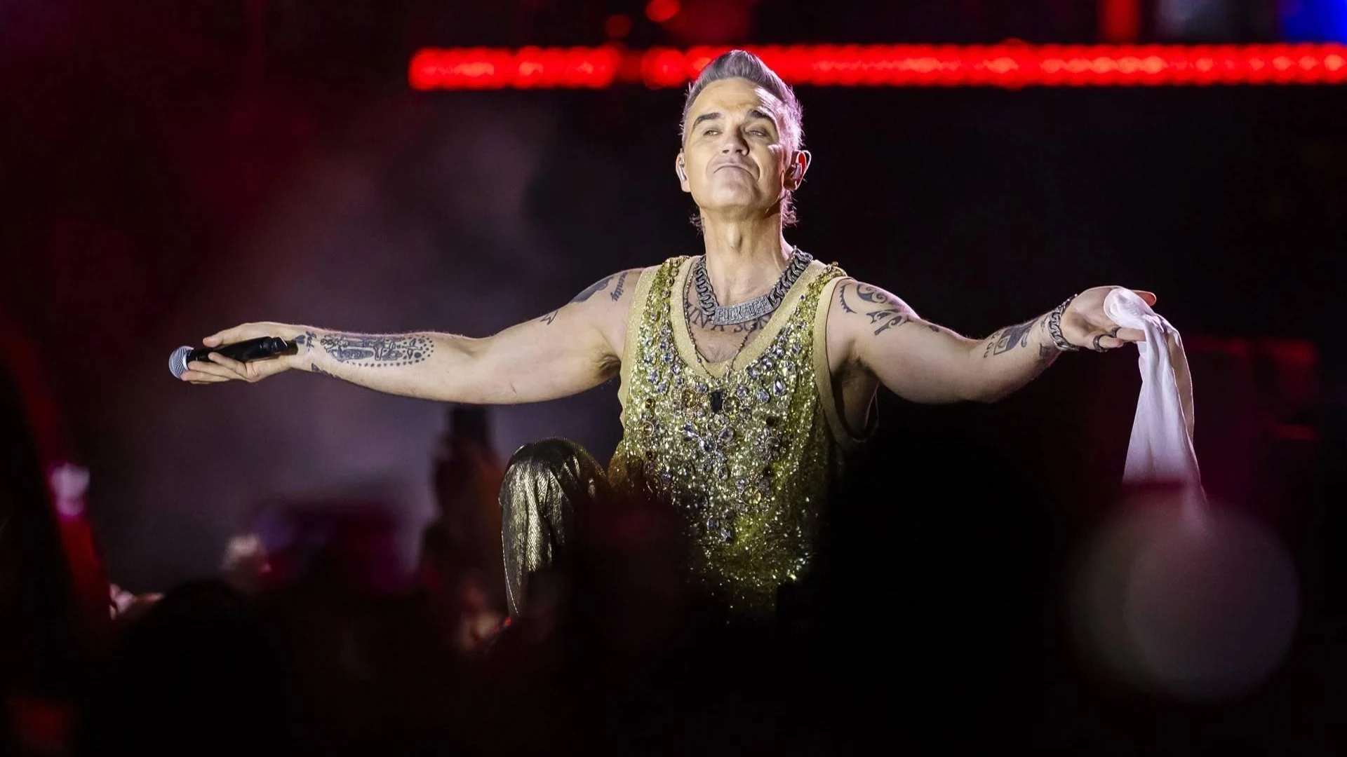 Woeste Robbie Williams haalt keihard uit