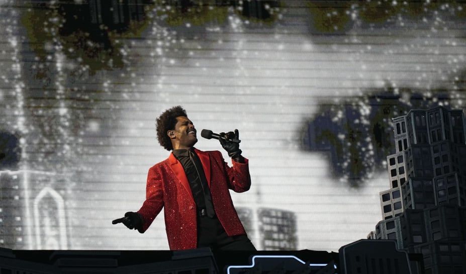 ZIEN: The Weeknd schittert in Super Bowl-show
