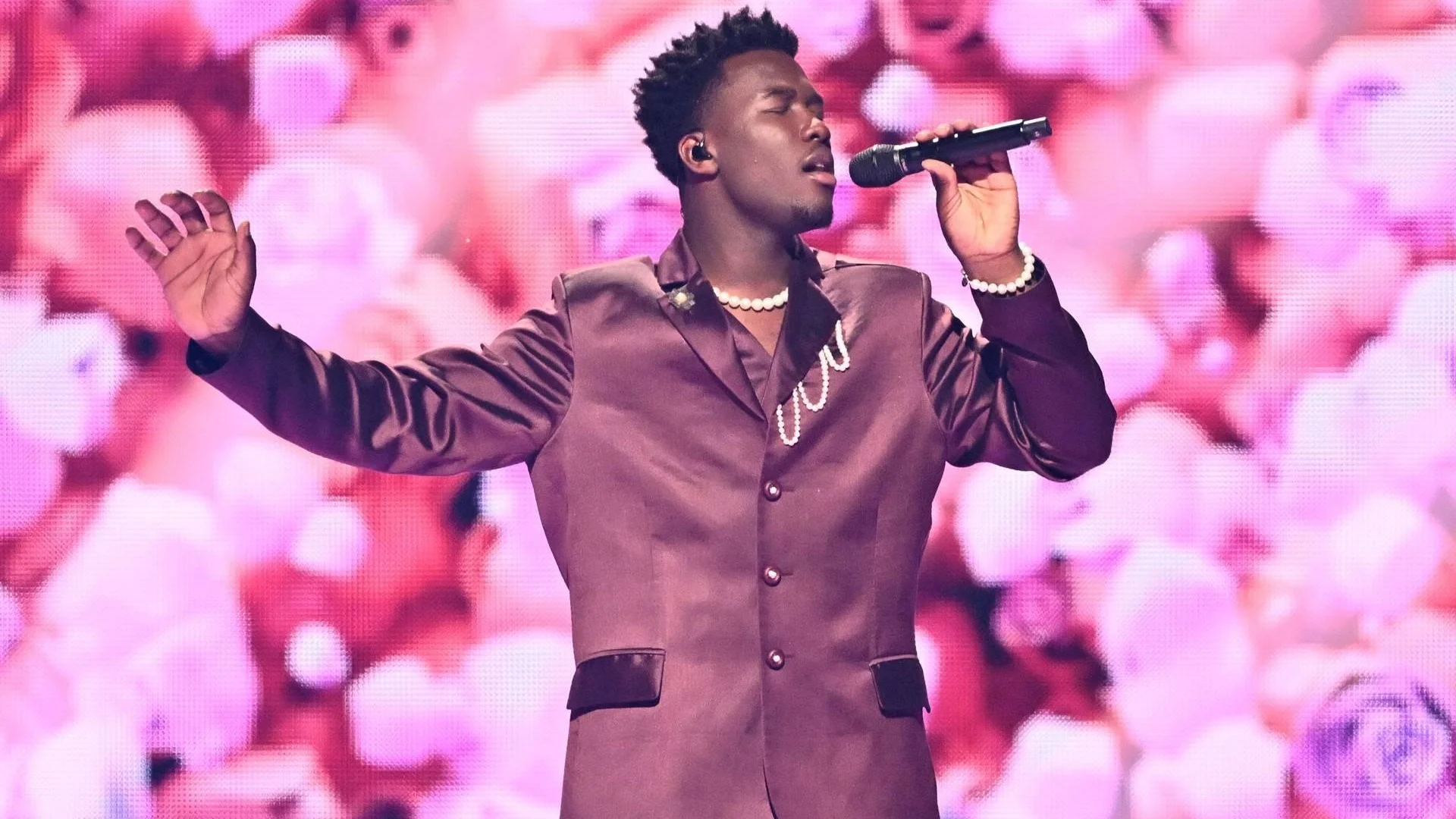 Dít vindt Claude van songfestivalstatement AVROTROS