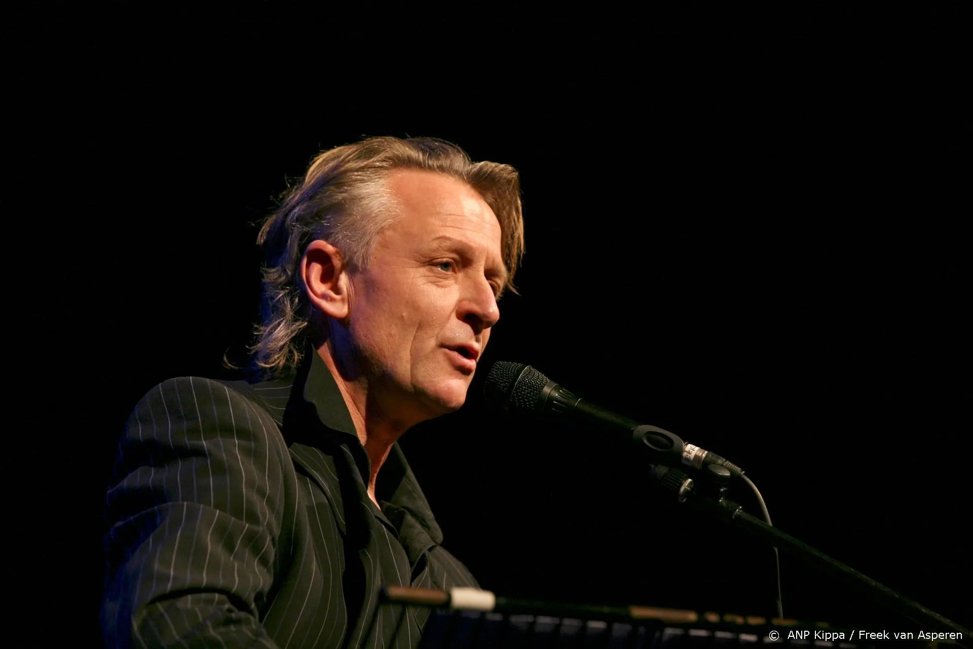 Jeroen van Merwijk schrapt tournee vanwege darmkanker