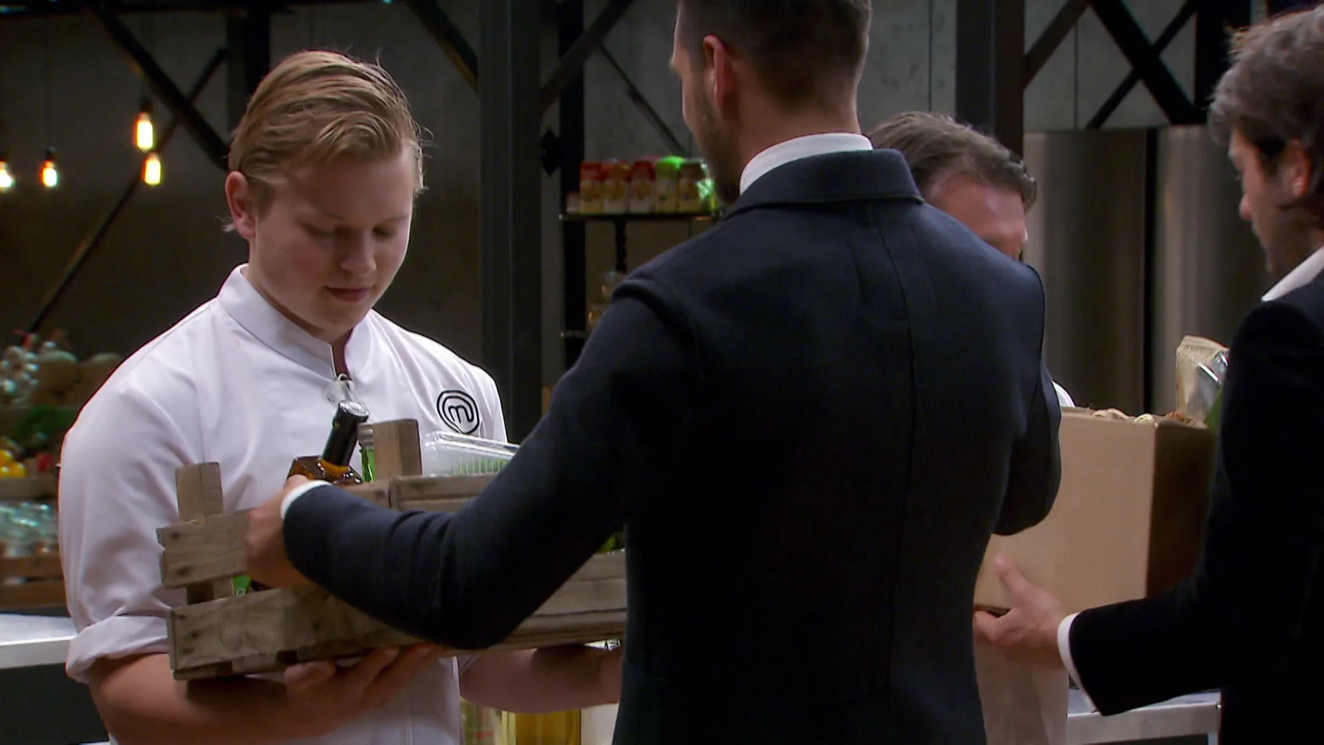 Finalisten Masterchef mogen hun borst natmaken