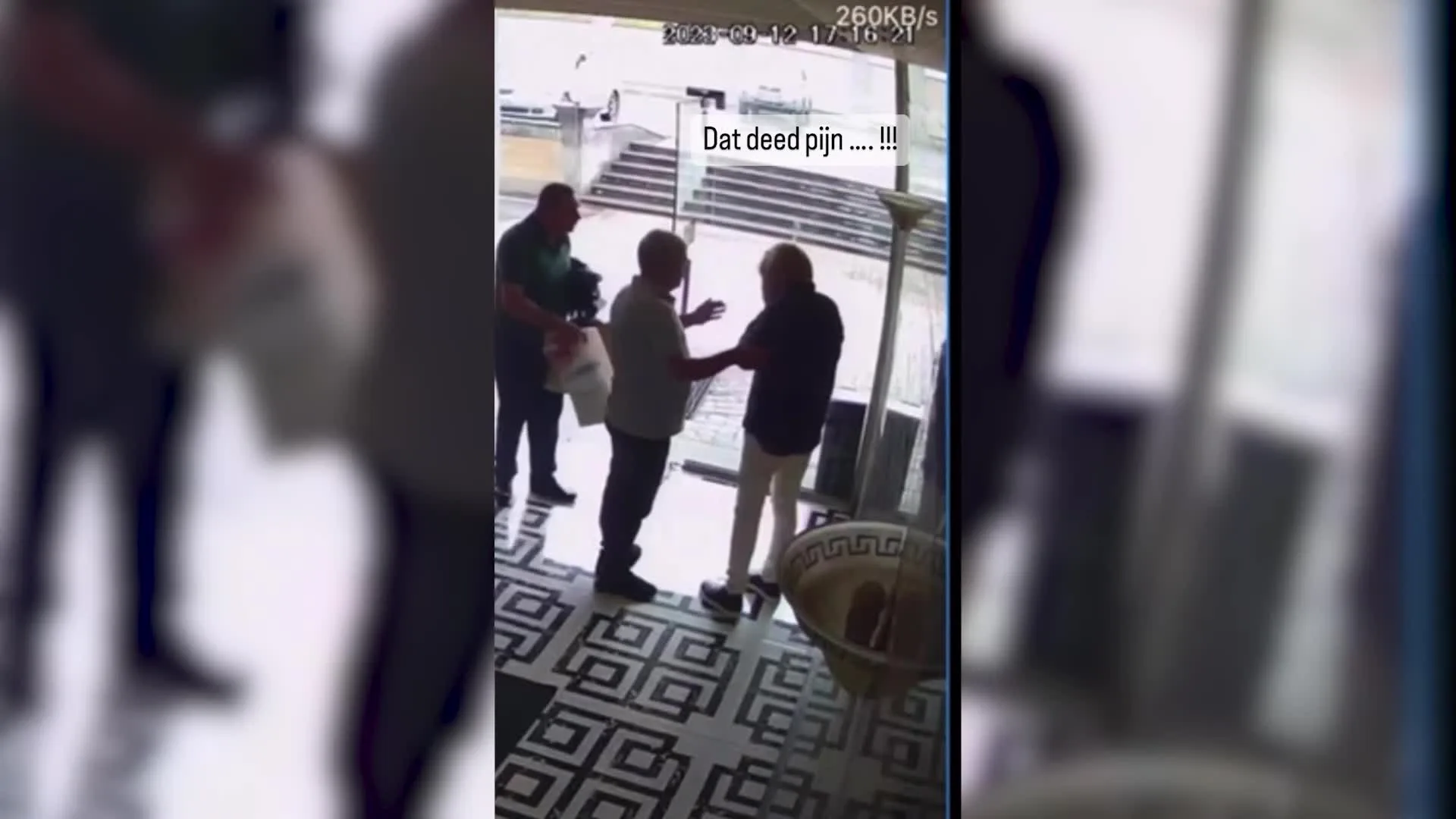 Addy van den Krommenacker loopt tegen raam