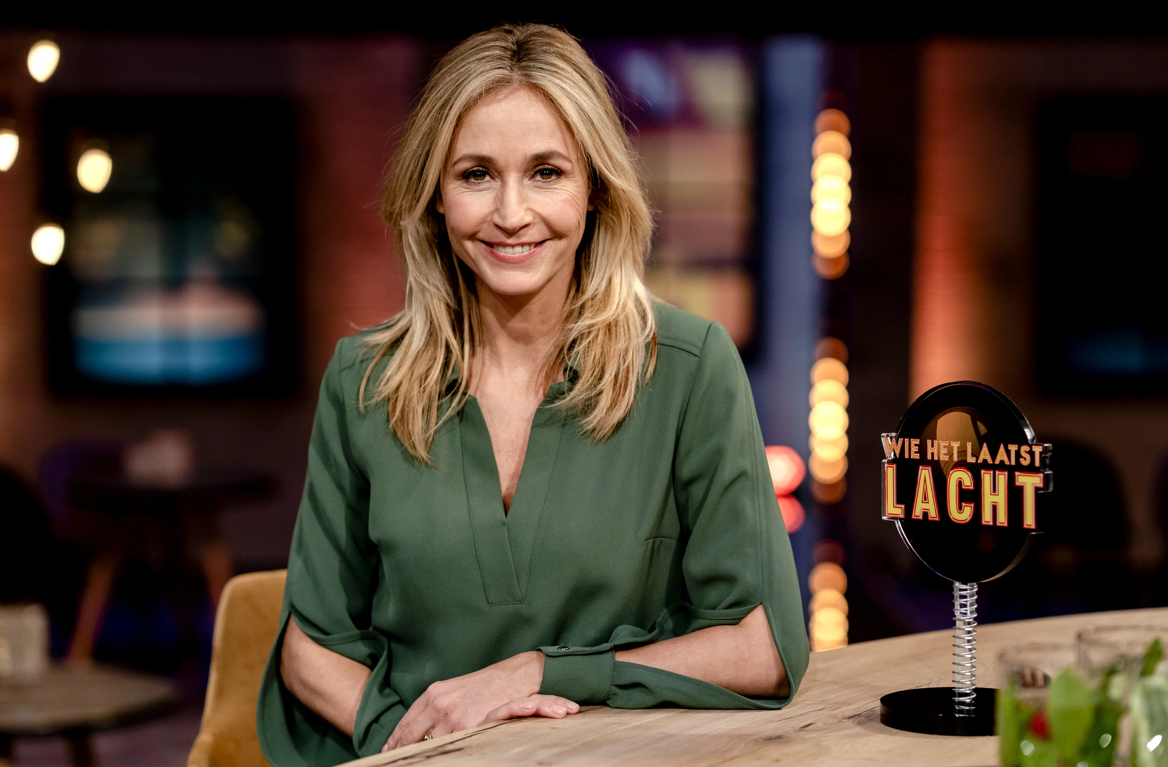 Wendy van Dijk neemt pril liefdesgeluk mee op reis