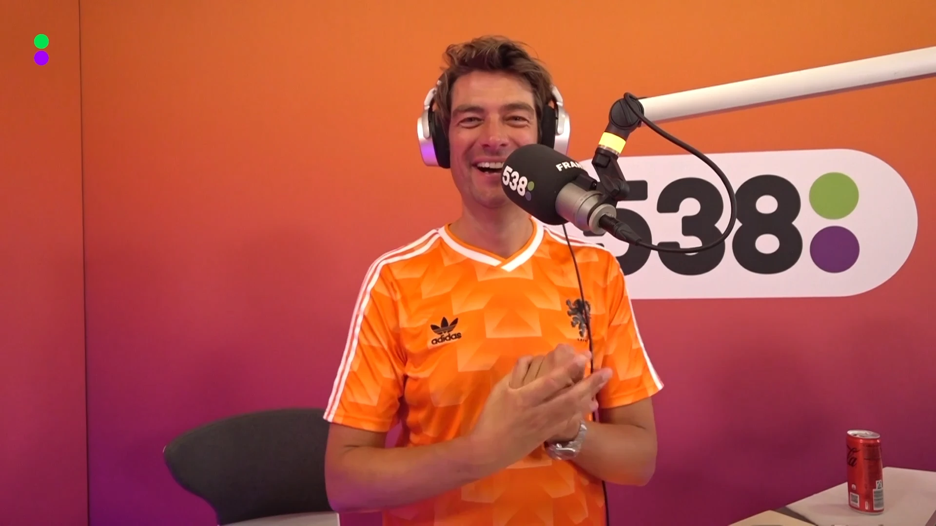 Bellen met de vaders van de Oranjespelers