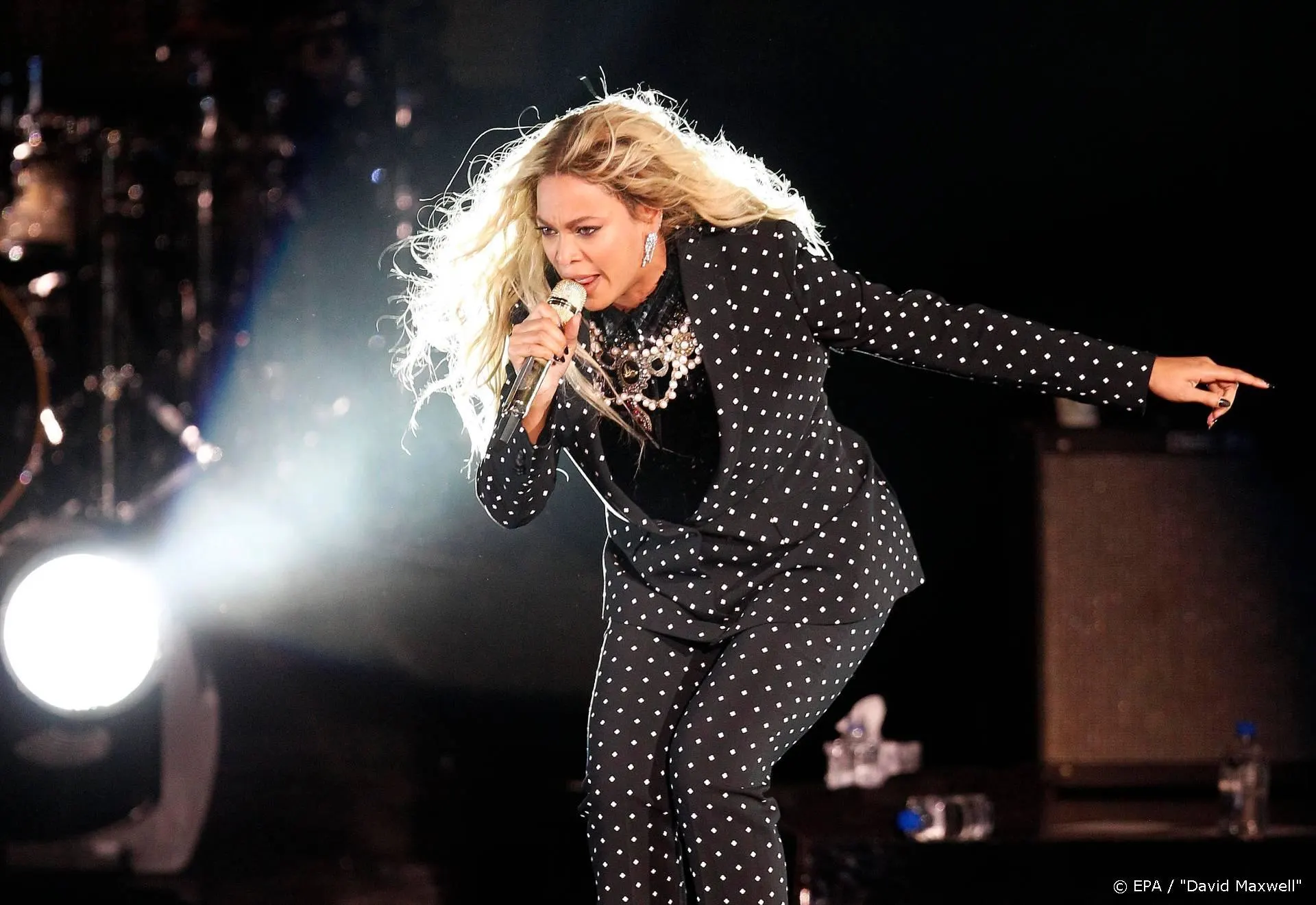 Beyoncé en Taylor Swift spreken afgestudeerde scholieren toe