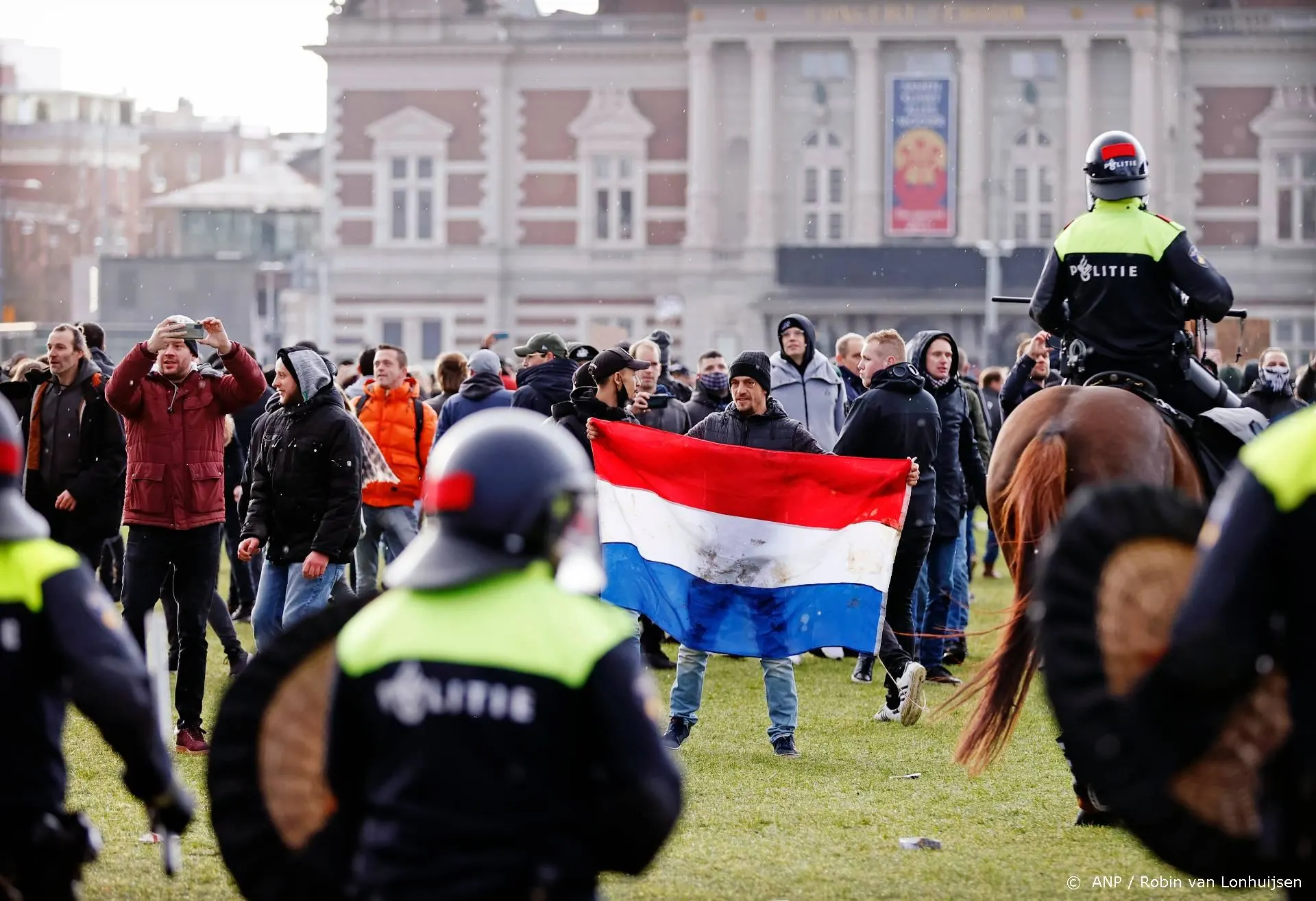 Opsporing Verzocht leidt politie naar relschoppers