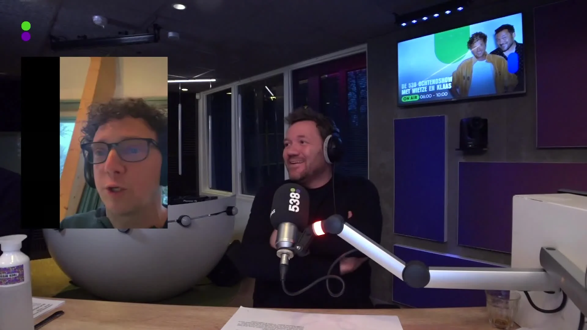 Hilarisch: Jochem Myjer leest voor!